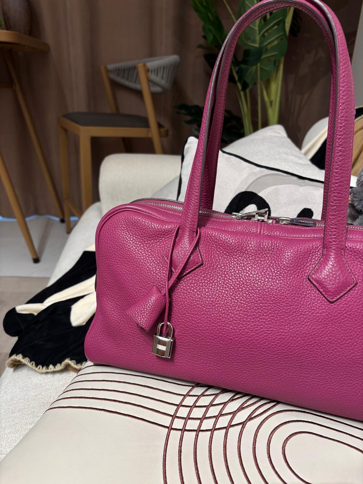 Hermes Victoria Elan 100%Authentic, 95%New ✅key Lock✅Dust bag