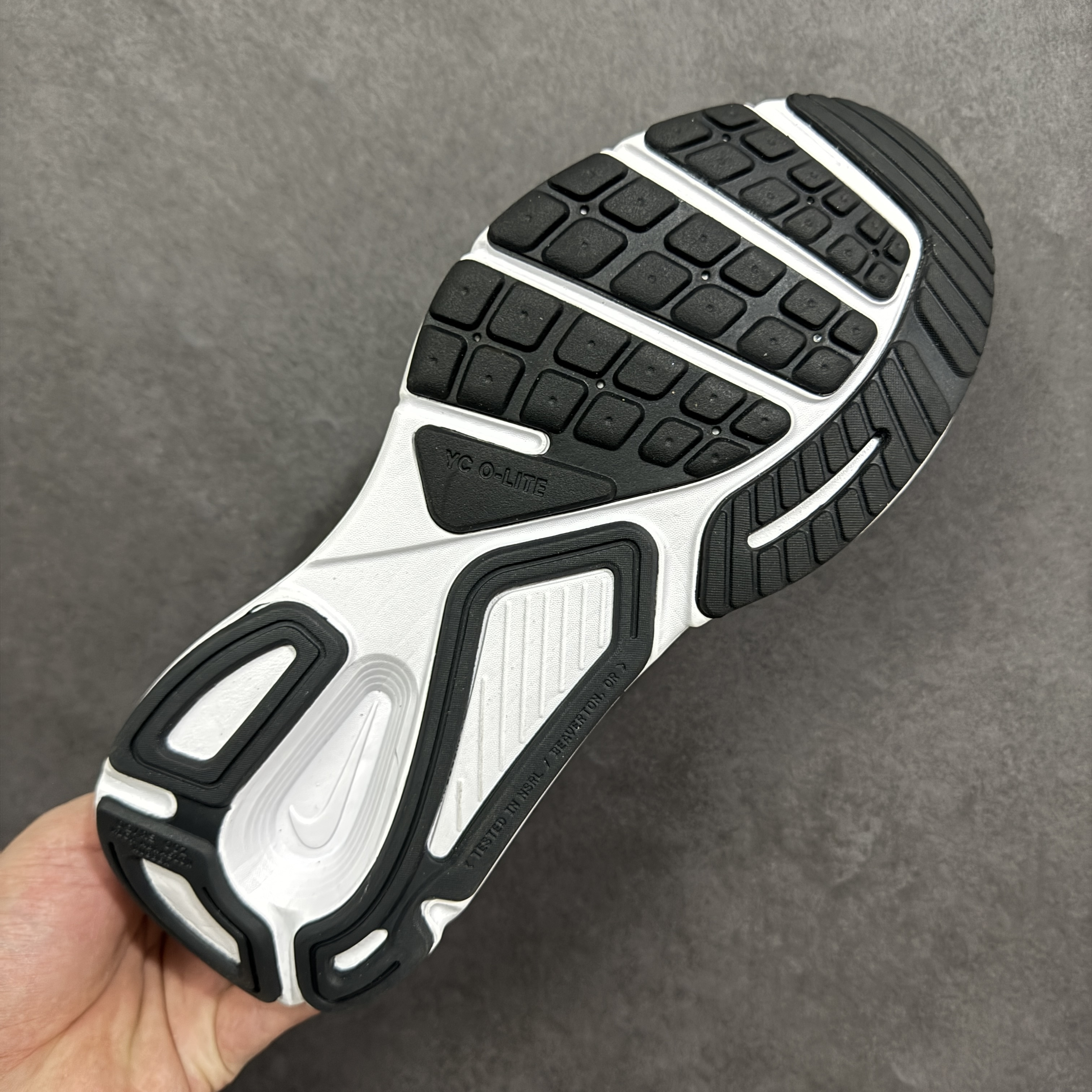 Nike Structure Plus HQ3048-001 