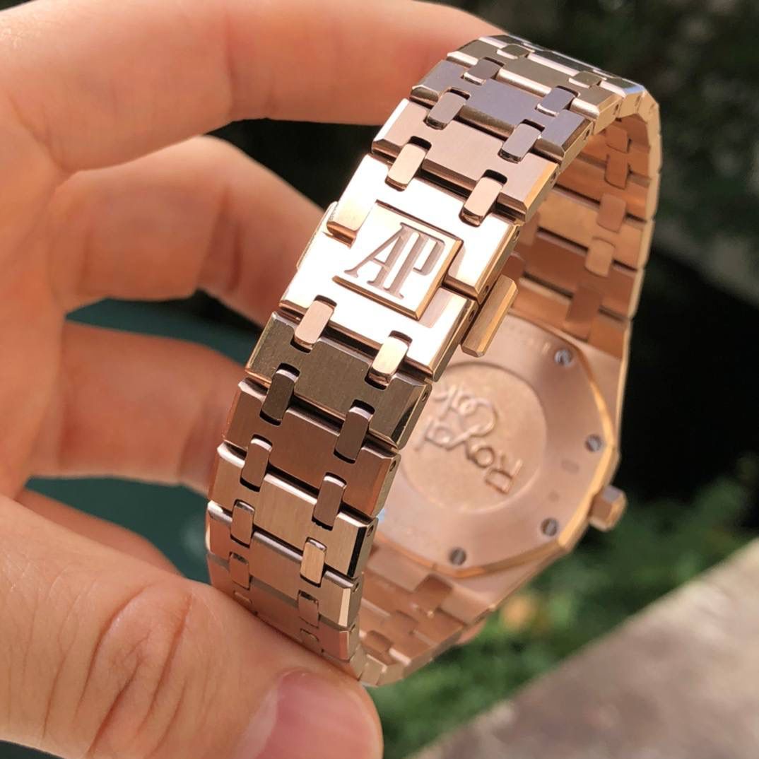 爱彼皇家橡树系列玫瑰金镶钻女士腕表