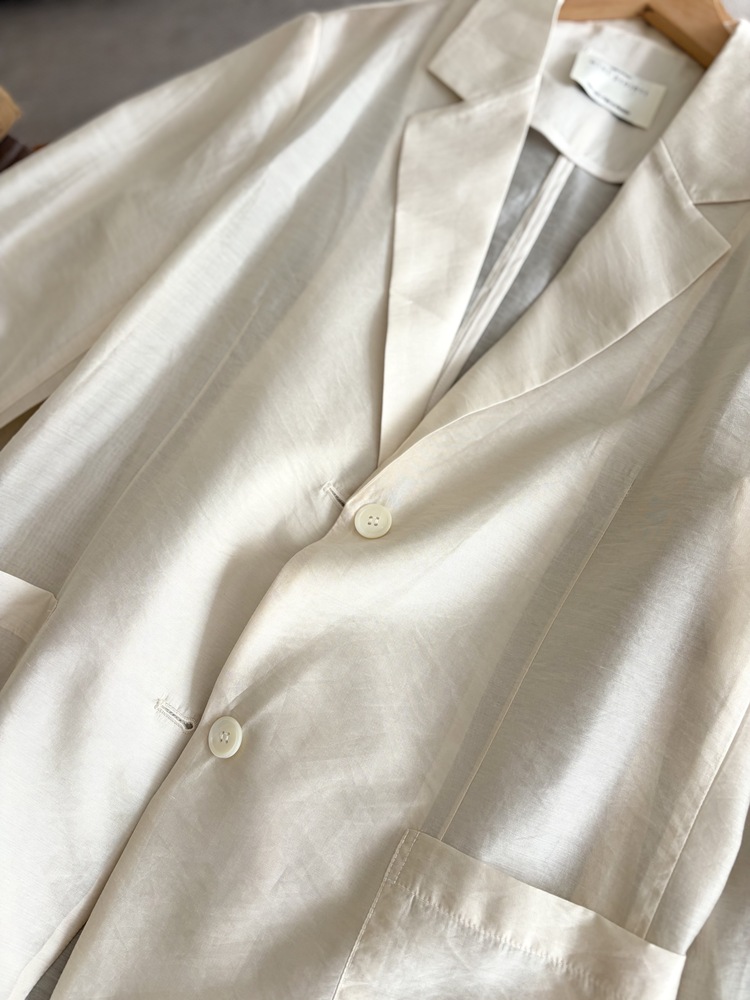 The Fine Silky Blazer (Ivory)