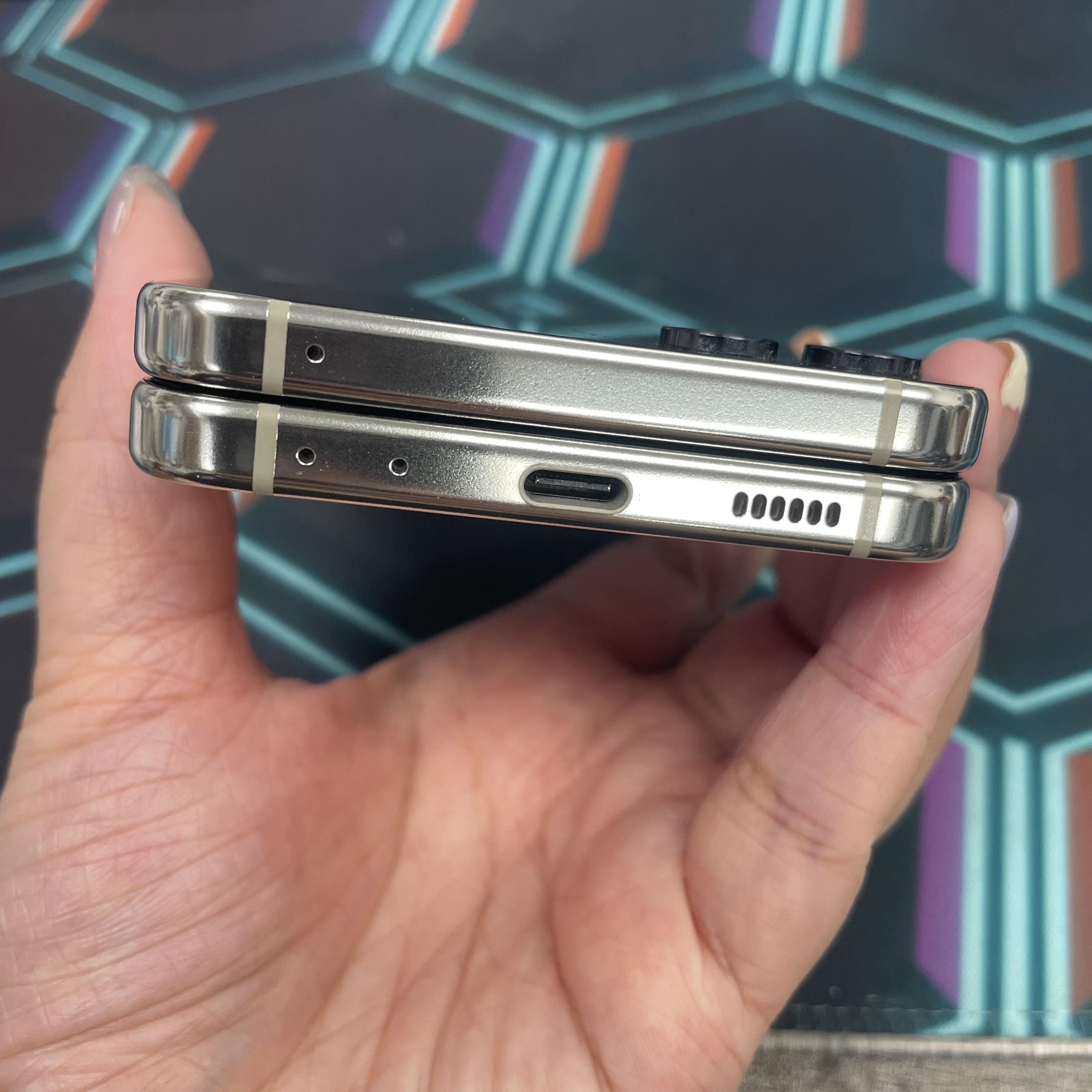 *6794B Galaxy Z Flip 5 完美場 8+256GB 白色 white 國際版