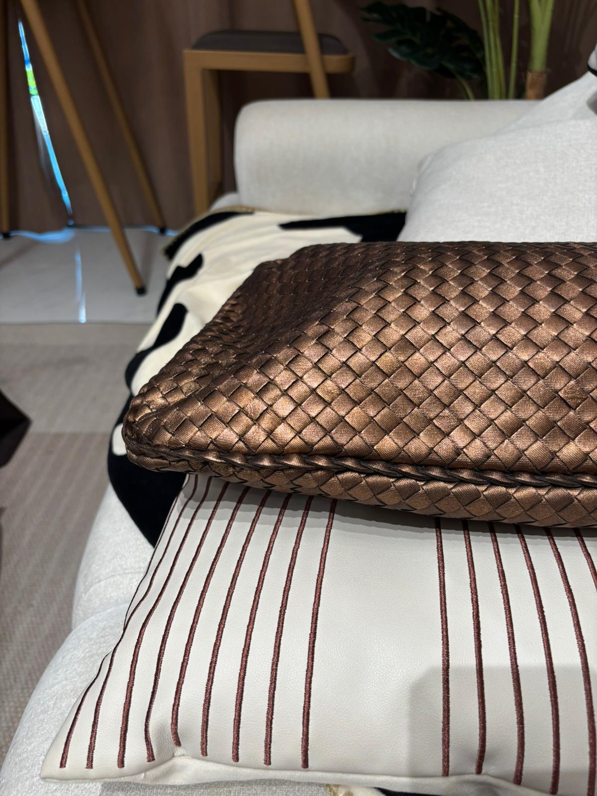 Bottega Veneta BV hobo calfskin 100%Authentic, 98%New ✅Dust bag