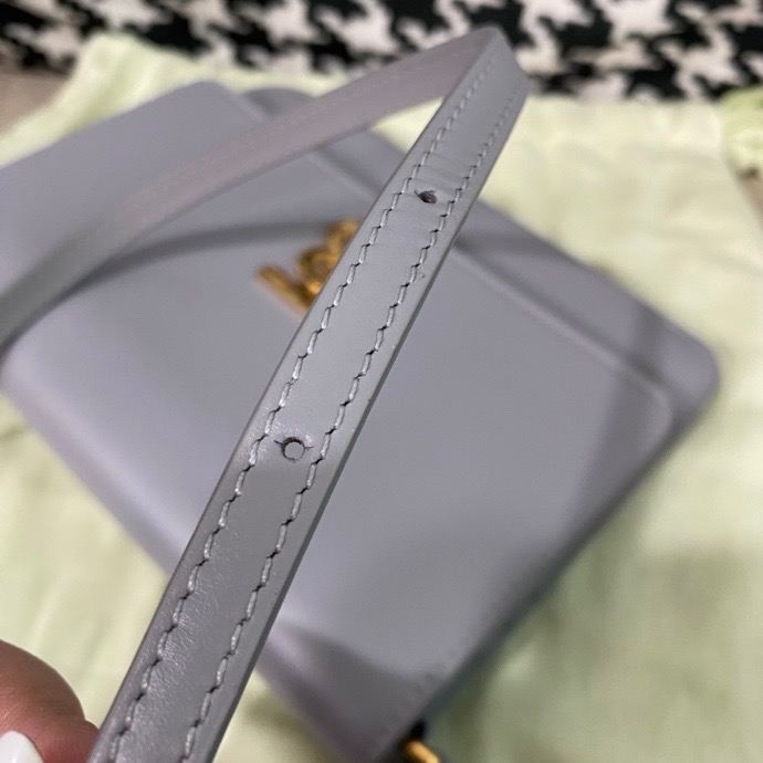 ［預訂貨品］Burberry純色全皮相機色