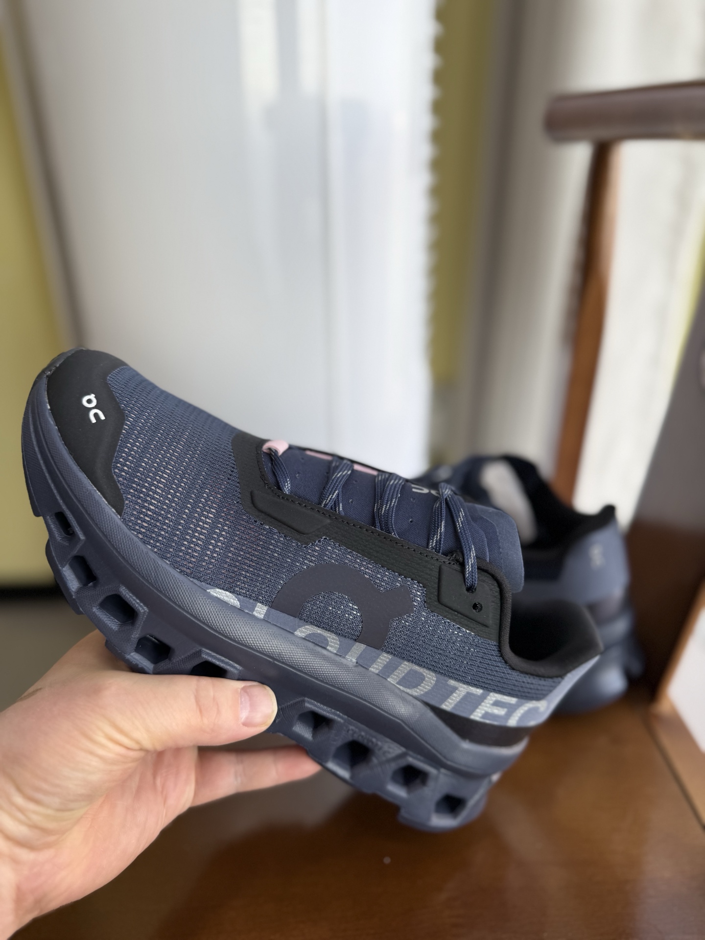 On Cloudmonster Void