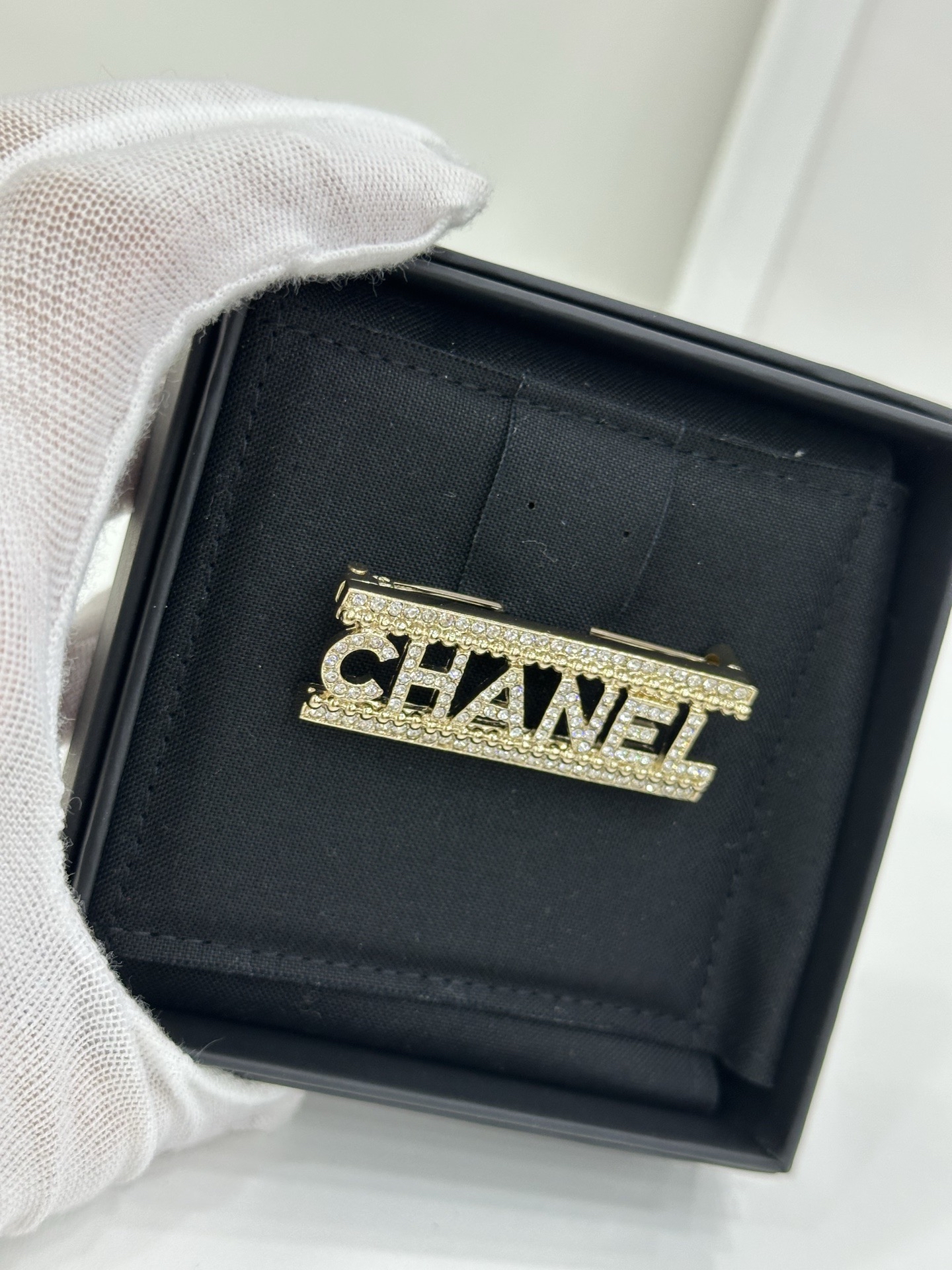 Pre-Owned CHANEL Crystal Logo Brooch Pin/ Product Code: 26041708