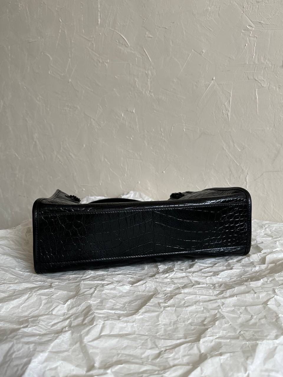 Saint Laurent 黑色鳄鱼纹压花皮革购物袋