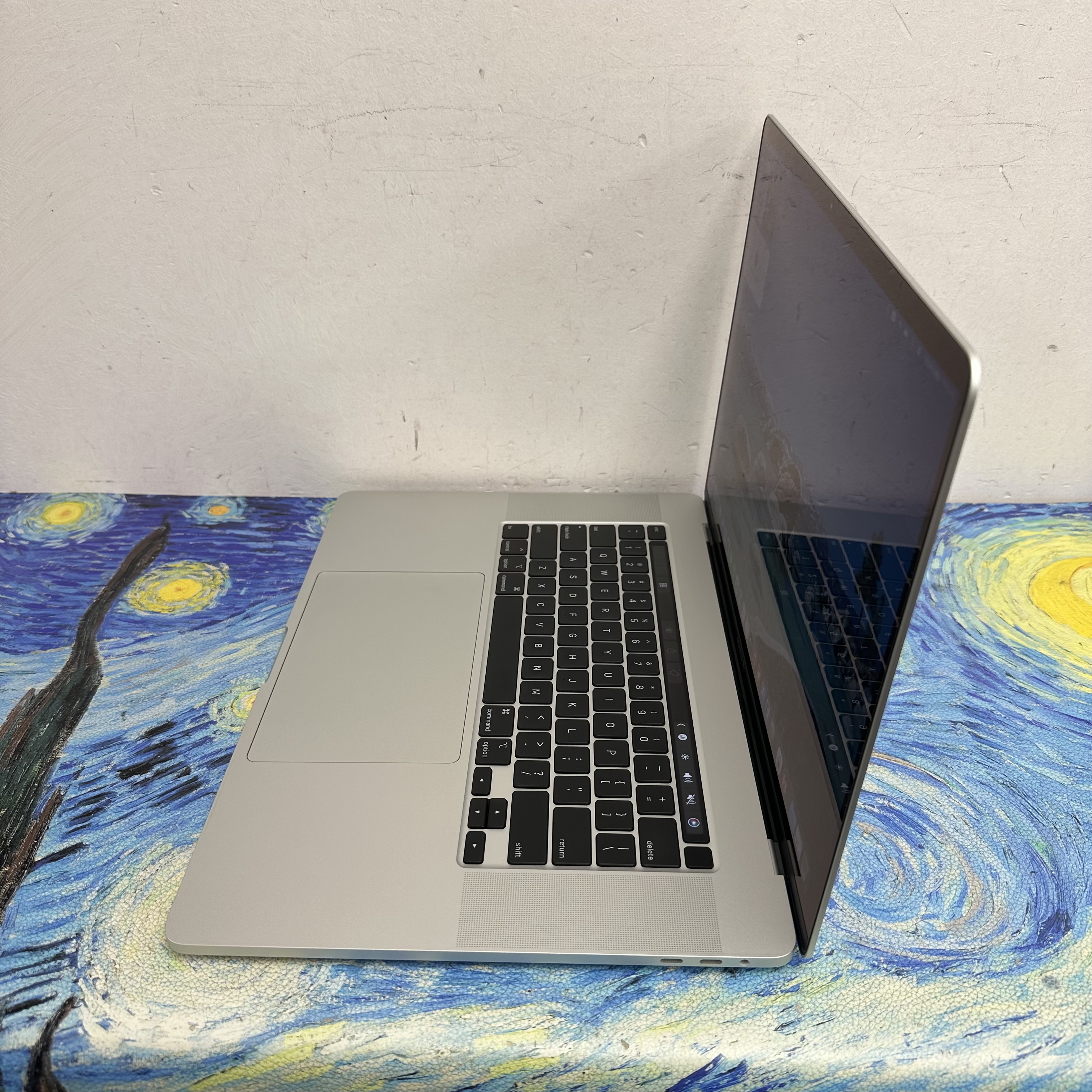 (頂配獨立顯示卡⚡️i9 CPU 32GB Ram MacBook Pro 16寸🔥）APPLE Macbook Pro 2019 Retina/i9 CPU/32GB Ram/2TB SSD/AMD Radeon Pro 5600M /Touch Bar/指紋解鎖/MacbookPro / Laptop / Notebook / PC / Netflix / YouTube