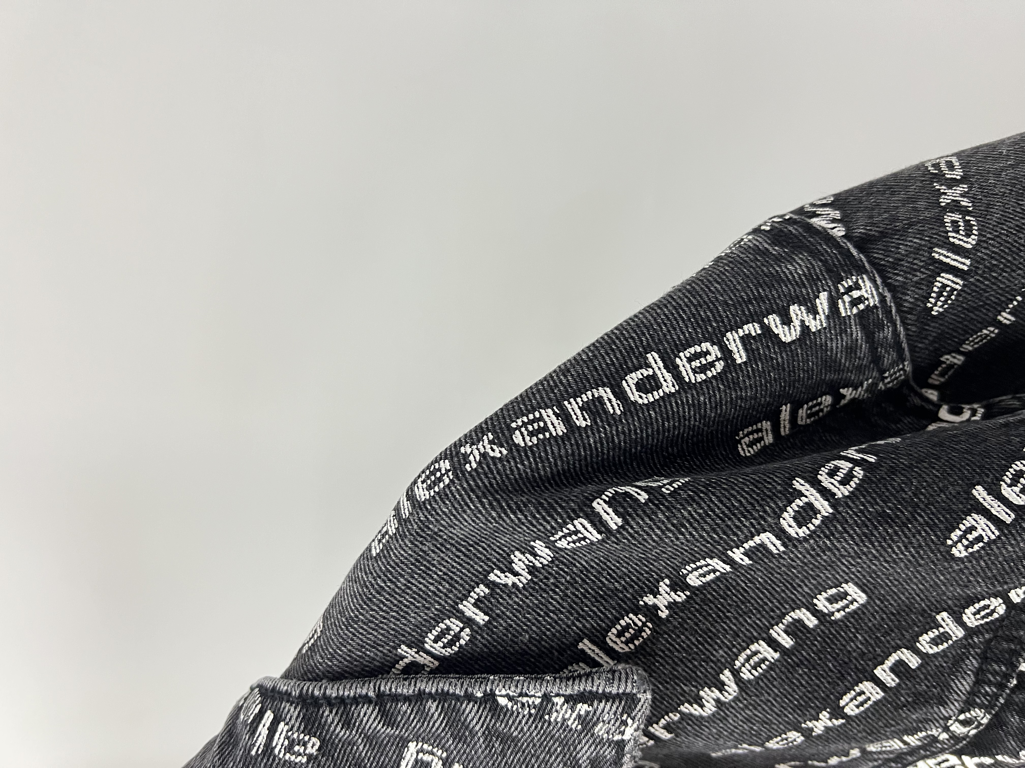 Pre-Owned Alexander Wang Falling Back Logo / Product Code: 26041103