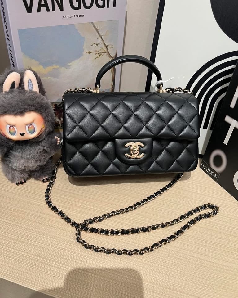 Chanel mini flap bag with Top handle AS2431 黑金 100%Authentic ,95%new ✅晶片✅塵袋✅box