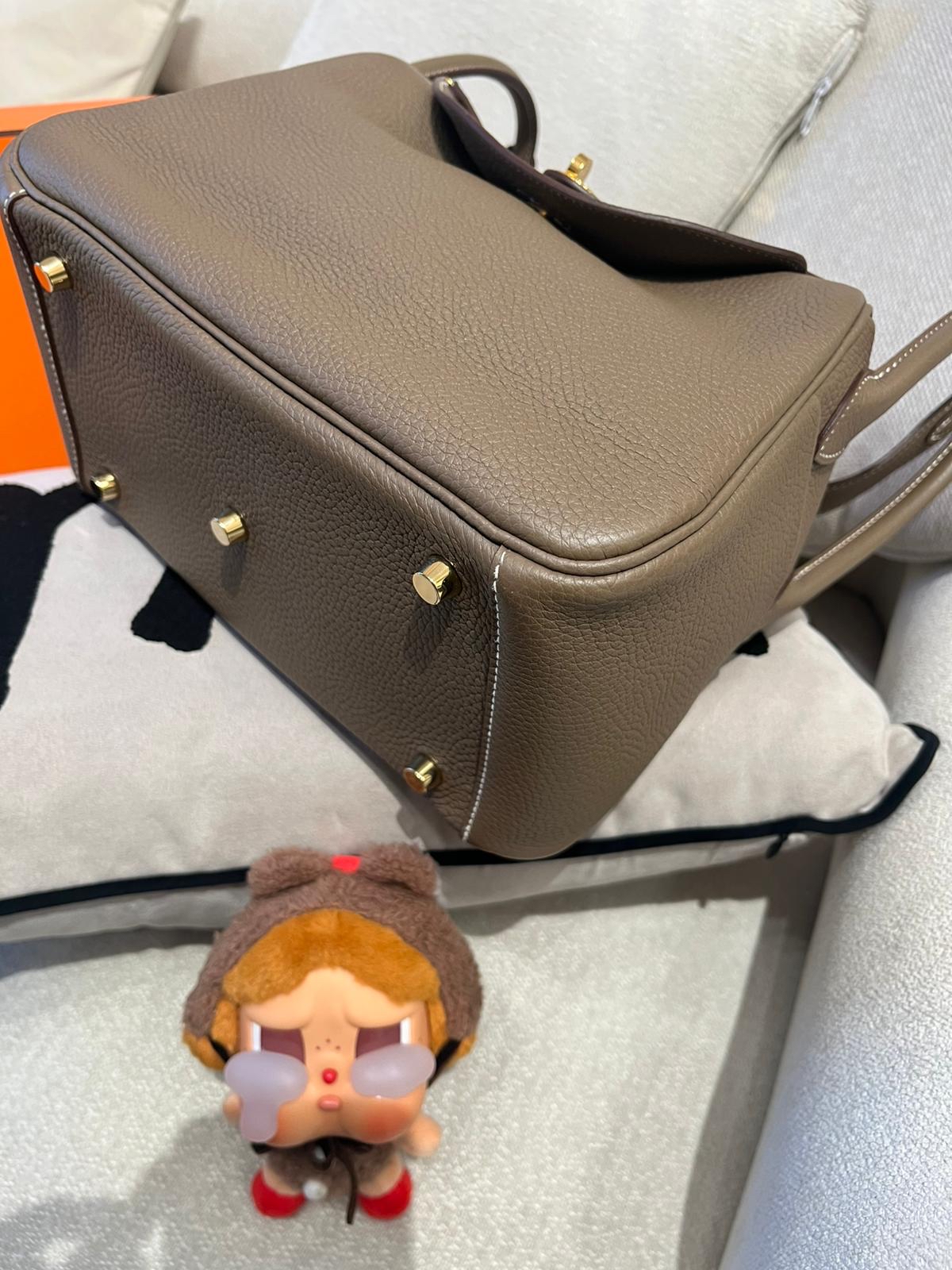 Hermes Lindy 26 Stamp Z 大象灰金扣 100%Authentic, 98%New ✅Dust bag✅Box