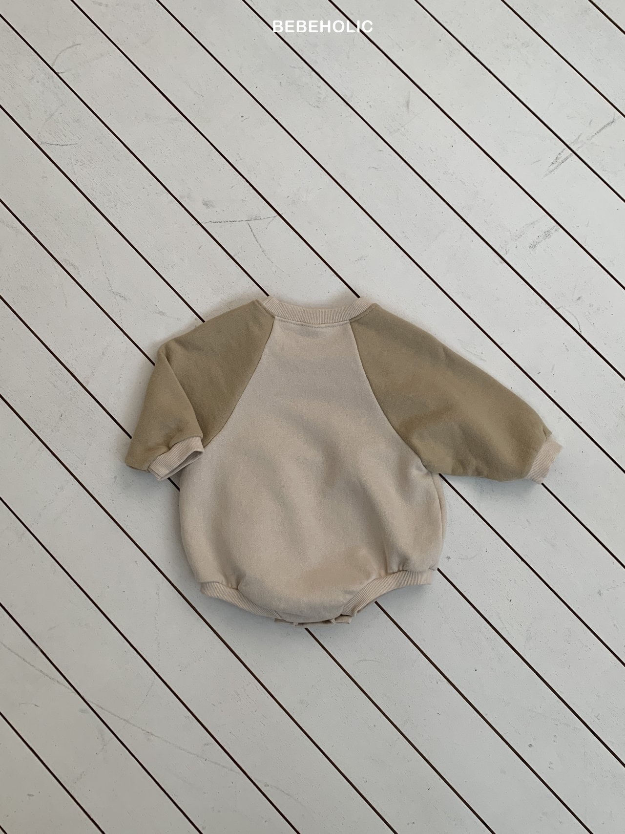 🌸預訂 韓國直送🌸🇰🇷BEBEHOLIC兩色拼色袖口袋長袖包屁衣