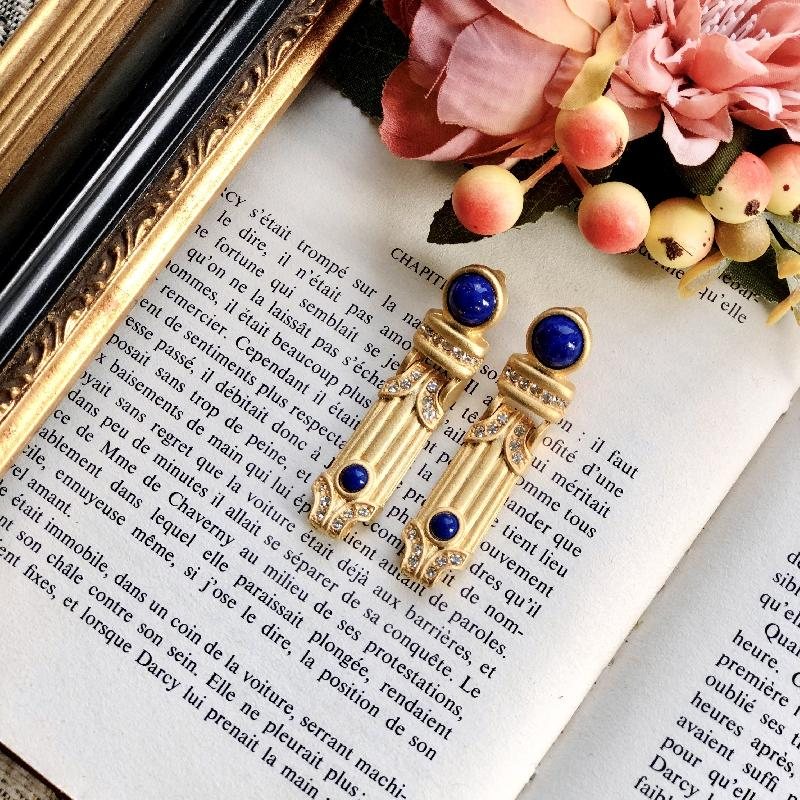 Rare! C.a. 1980s Egyptian Revival Designer Quality Lapis Lazuli Glass Cabochon Rhinestone Long Clip Earrings (MT1891)