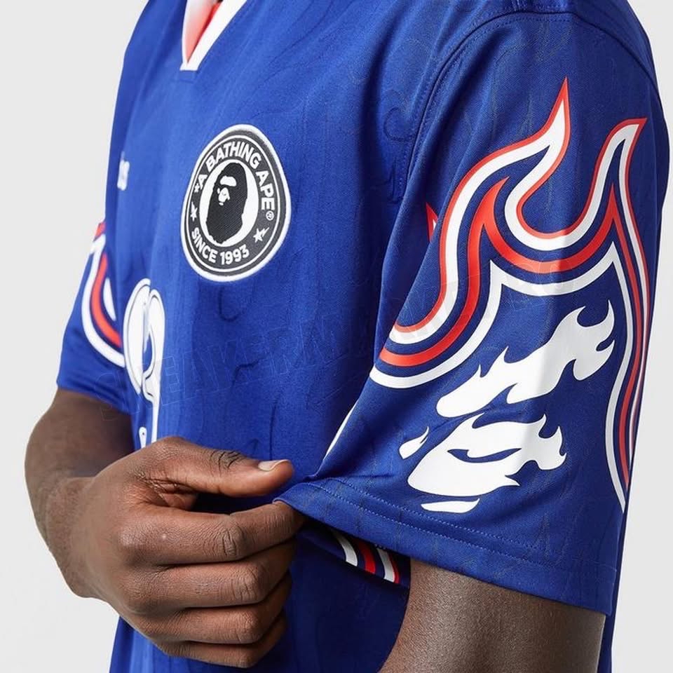 日本 X A Bathing Ape 短袖