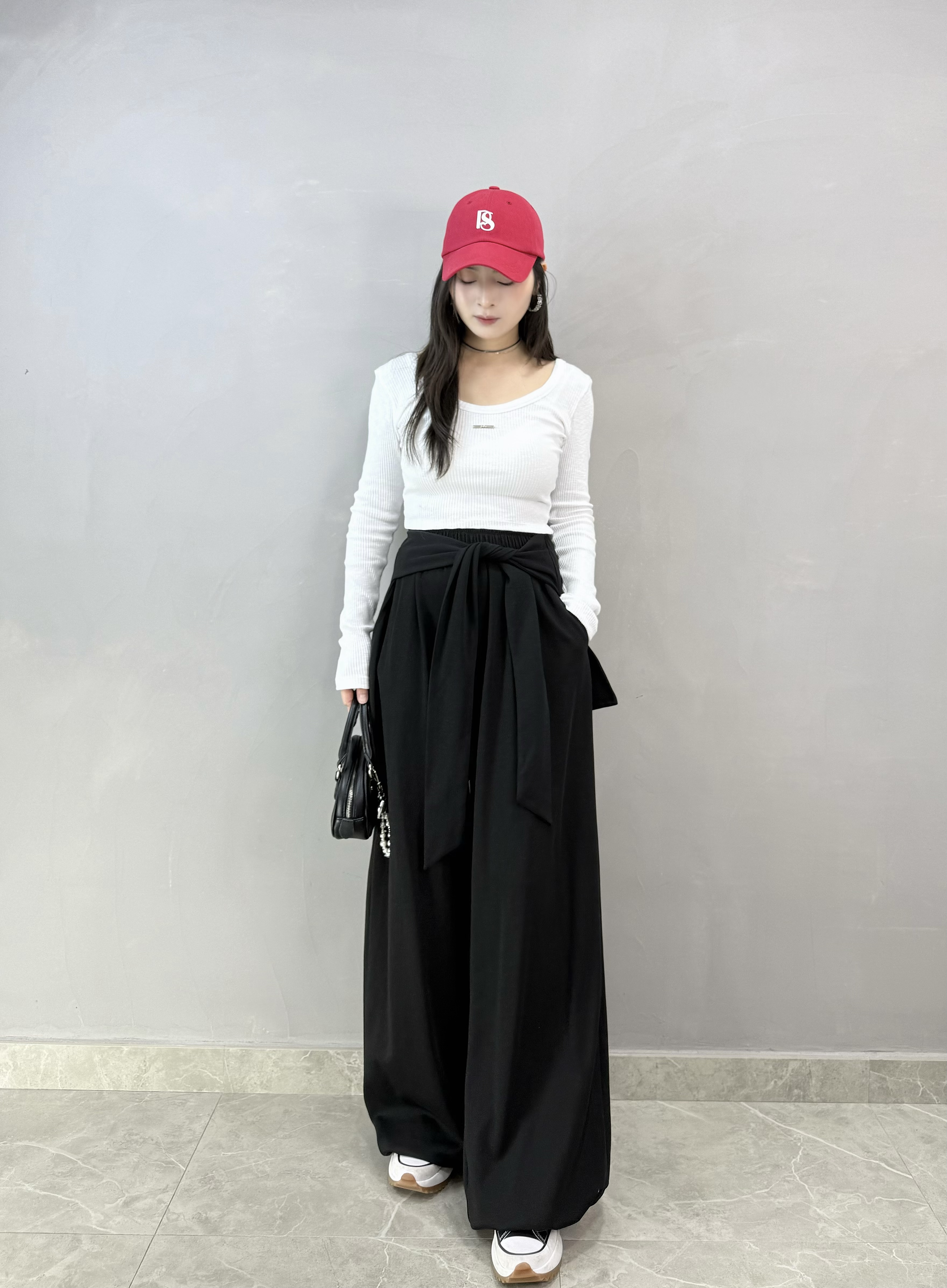 H67 銀扣U領短Tee