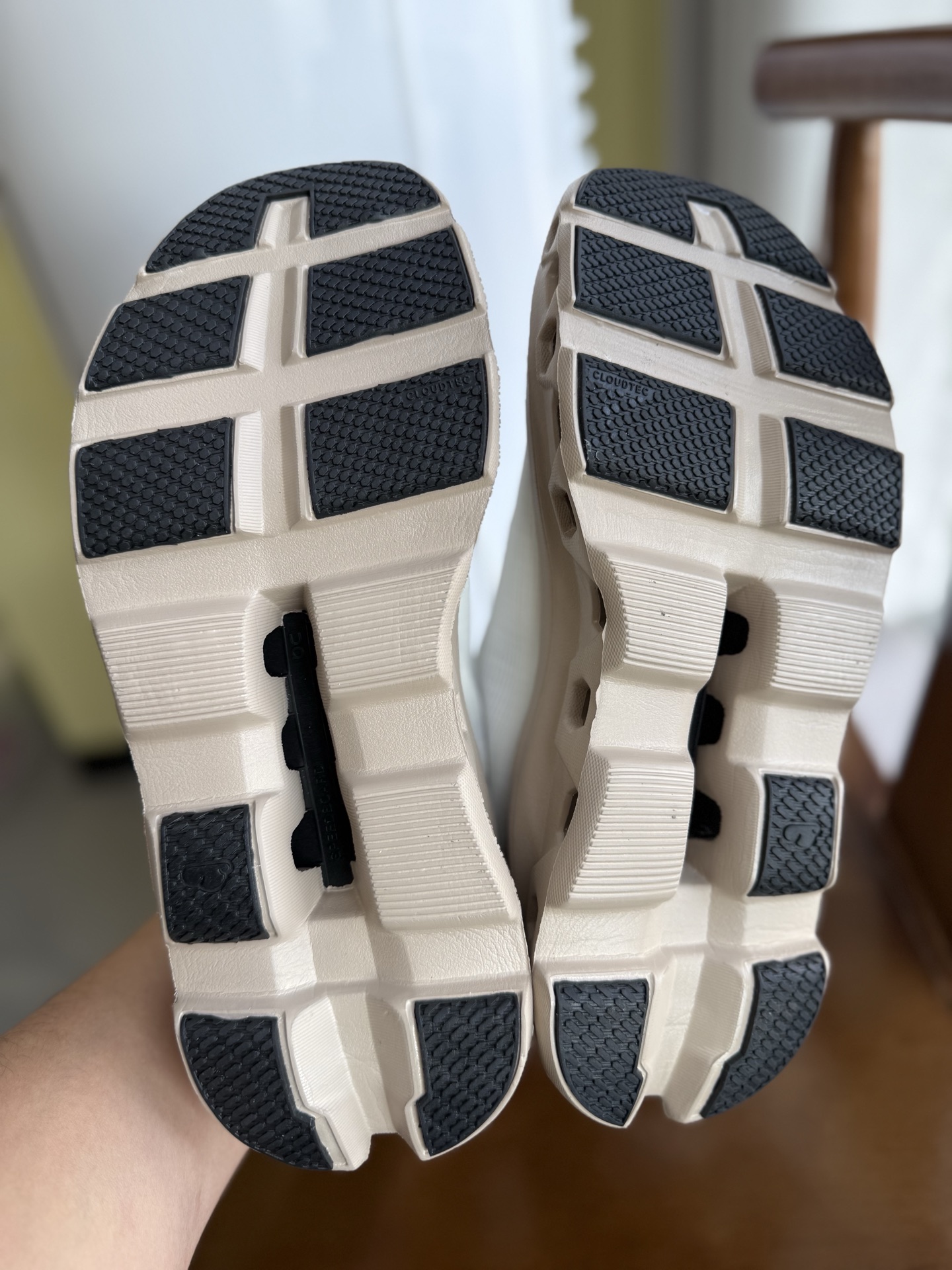 On Cloudmonster Void