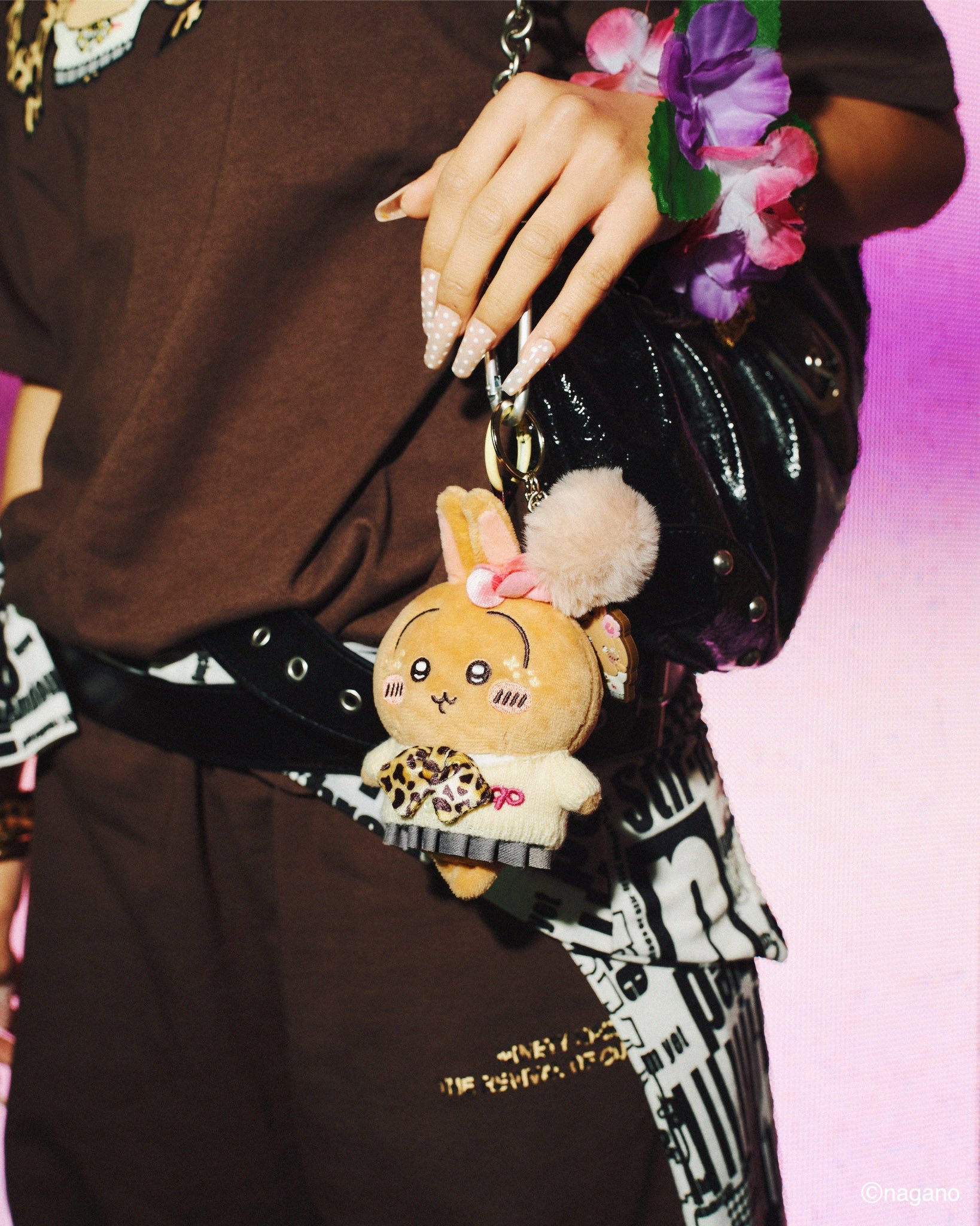 【日版官方受注】9090 x Chiikawa 小麥肌辣妹造型掛飾 - 兔兔