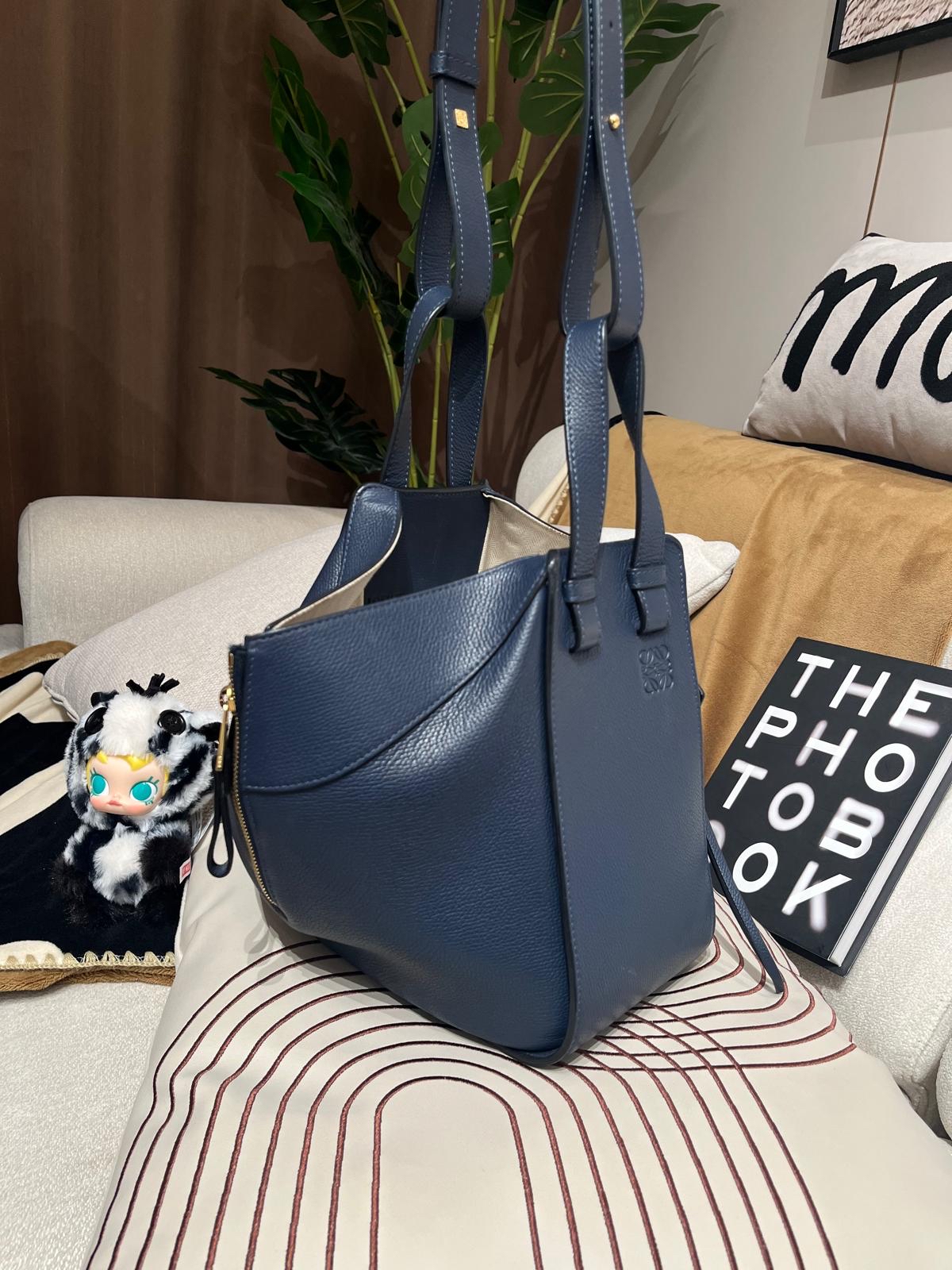 Loewe hammock Small calfskin 100%Authentic,95%new✅dust bag 