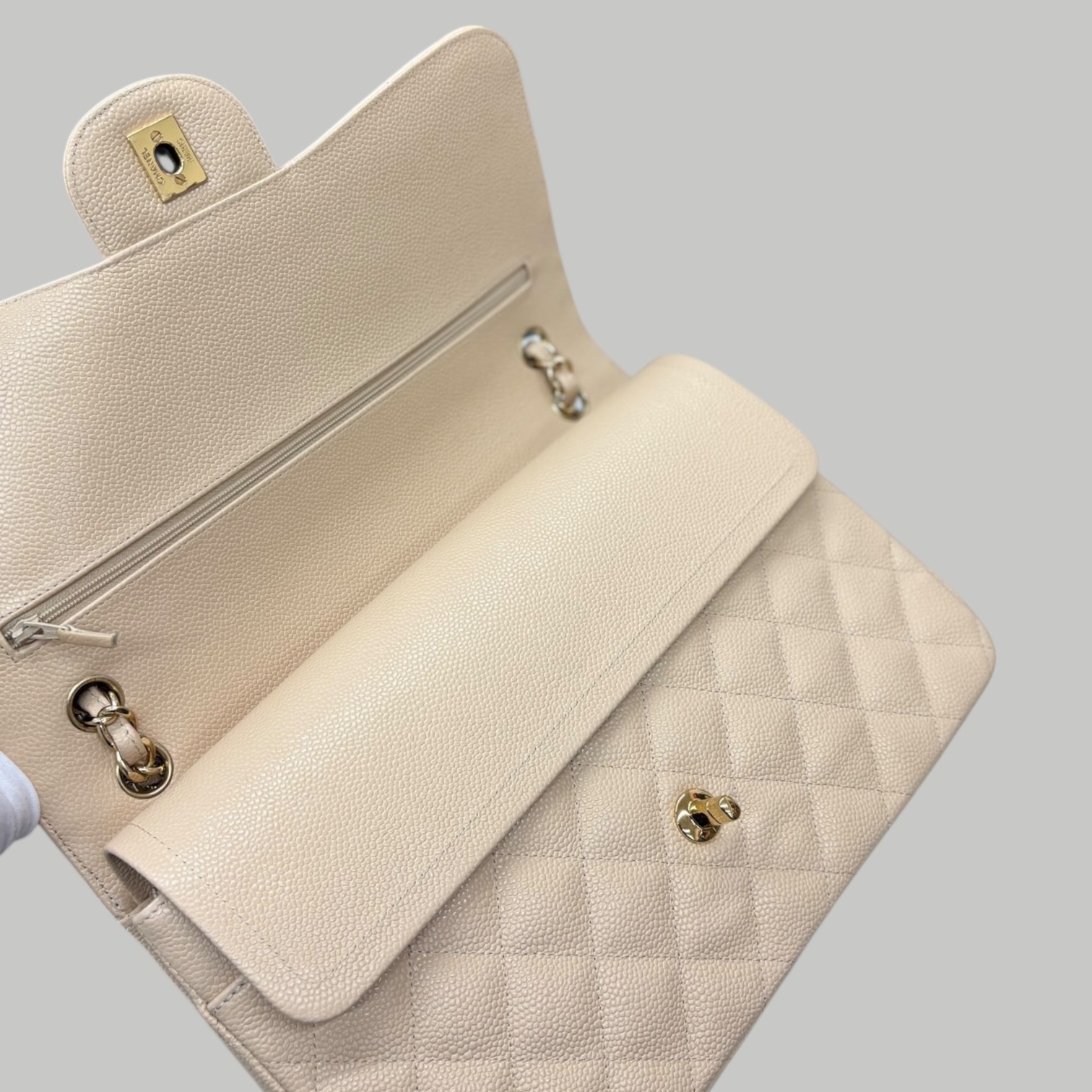 Chanel Caviar jumbo 奶茶金扣