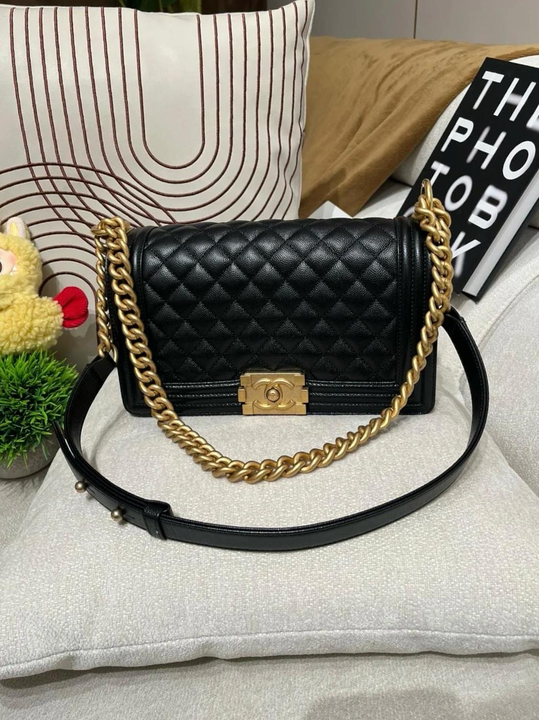 Chanel boy medium 25cm A67086 黑色魚子醬牛皮復古金扣 100%Authentic, 95%new ✅ 21年香港專門店收據✅30card ✅dust bag ✅box