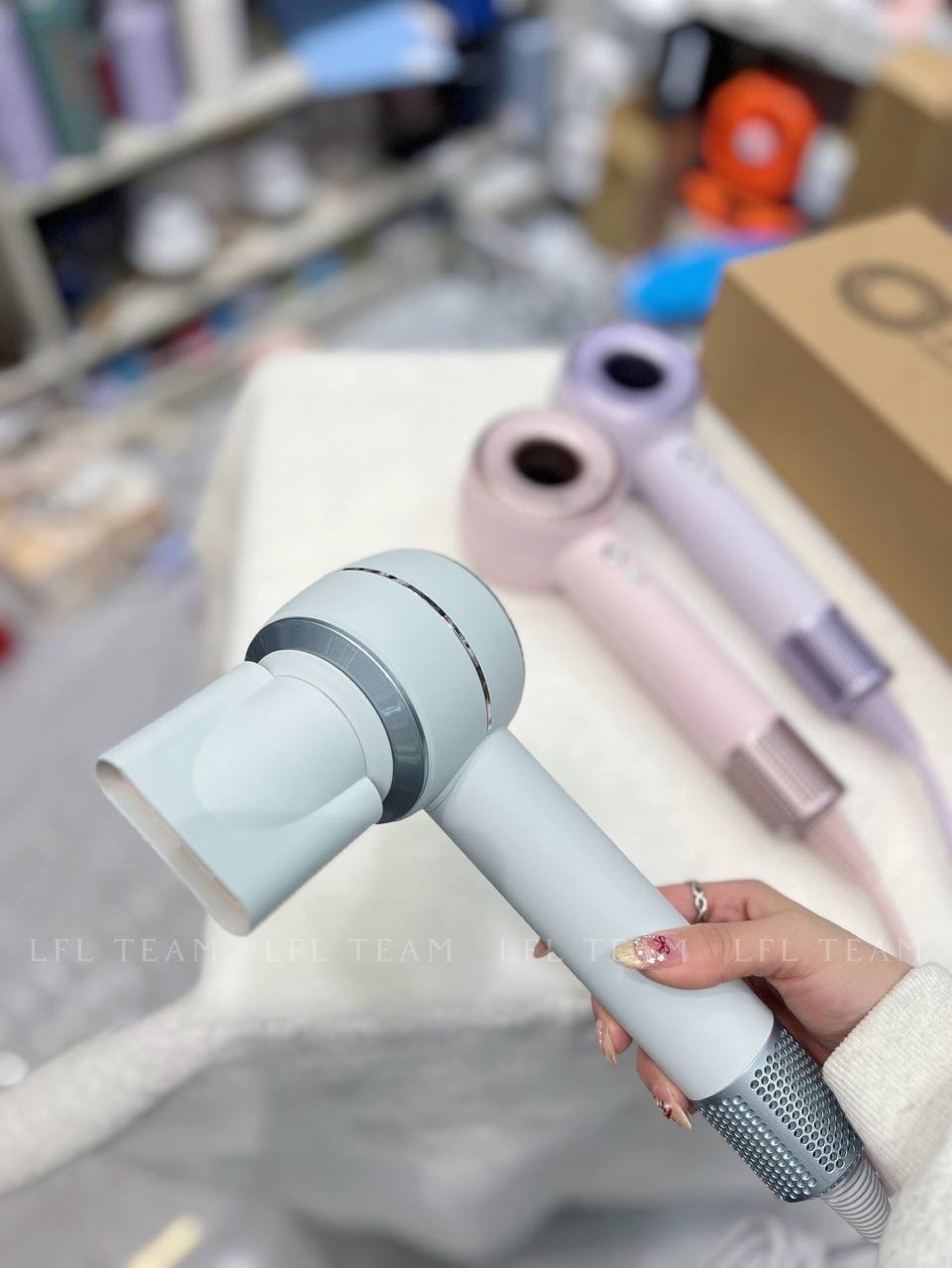 P929 负离子高速吹风机