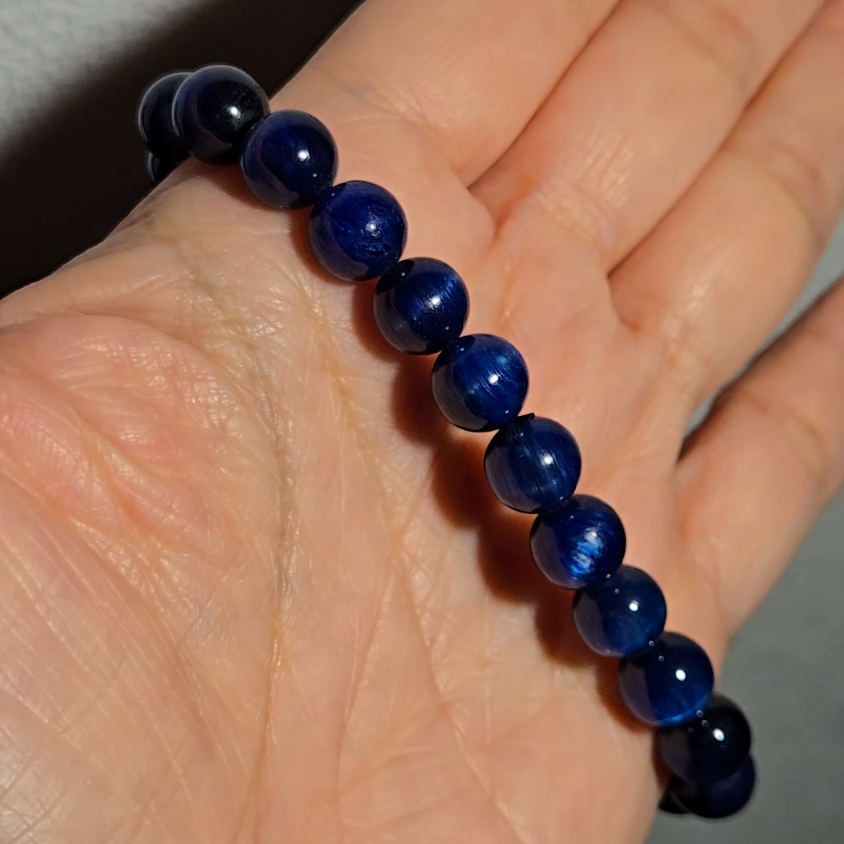 Blue kyanite 8.5mm bead bracelet - JW127