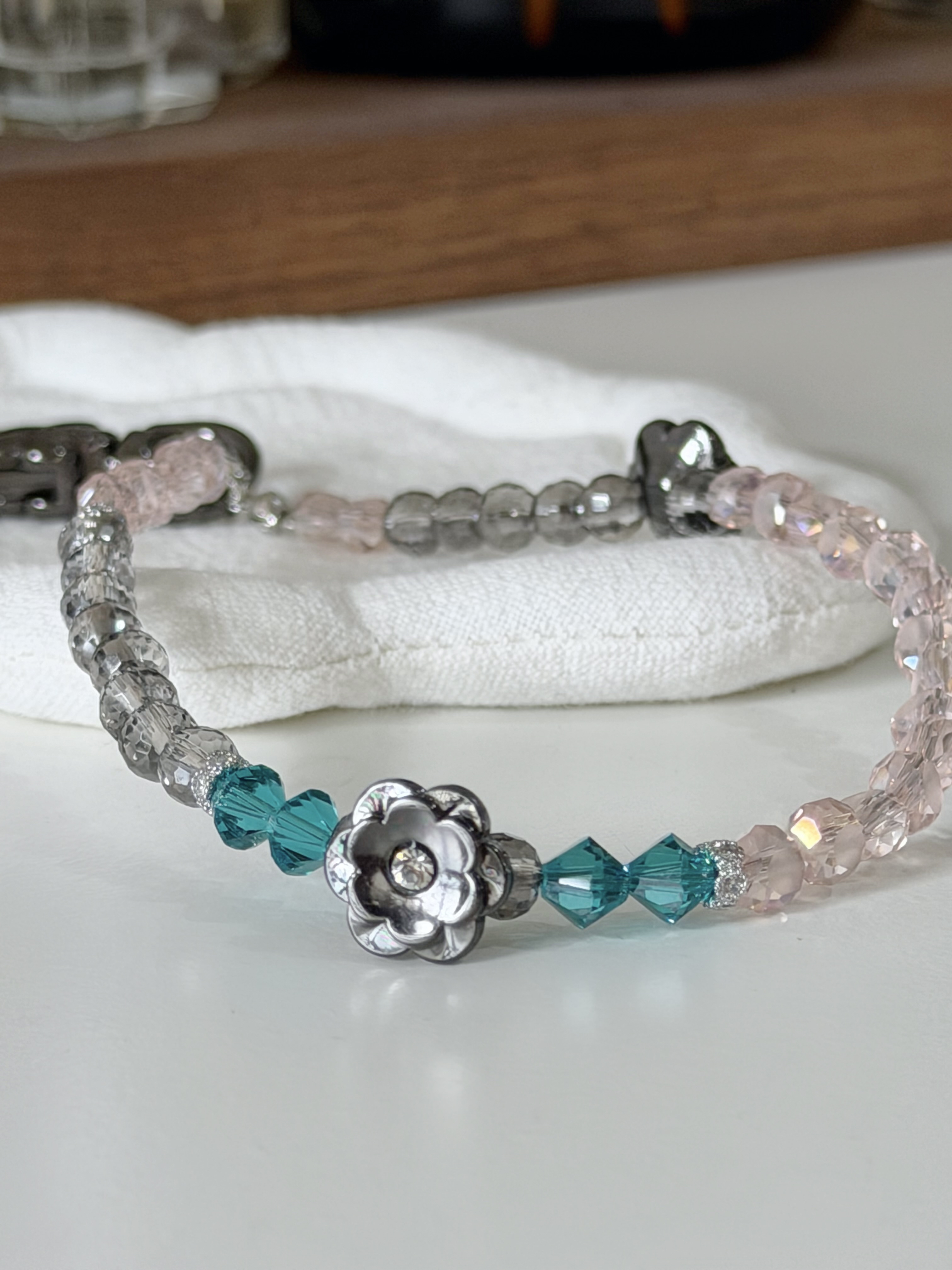 復古彩珠電話繩/黑灰小花鈕扣x粉紅彩綠色