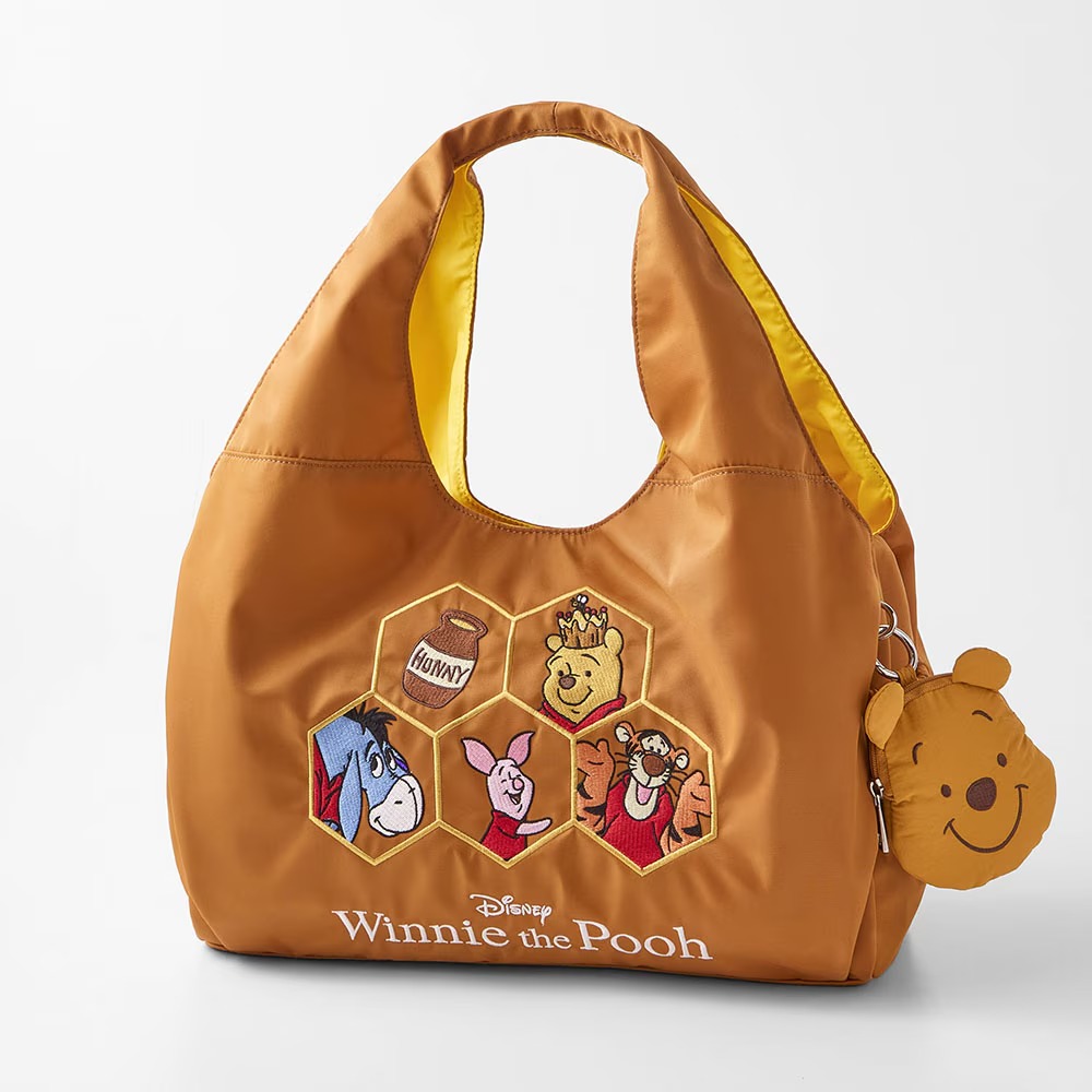 [訂購] [日本直送] 🍯 Winnie the Pooh「赤シャツフレンズ」刺繡手袋 {TF260952}