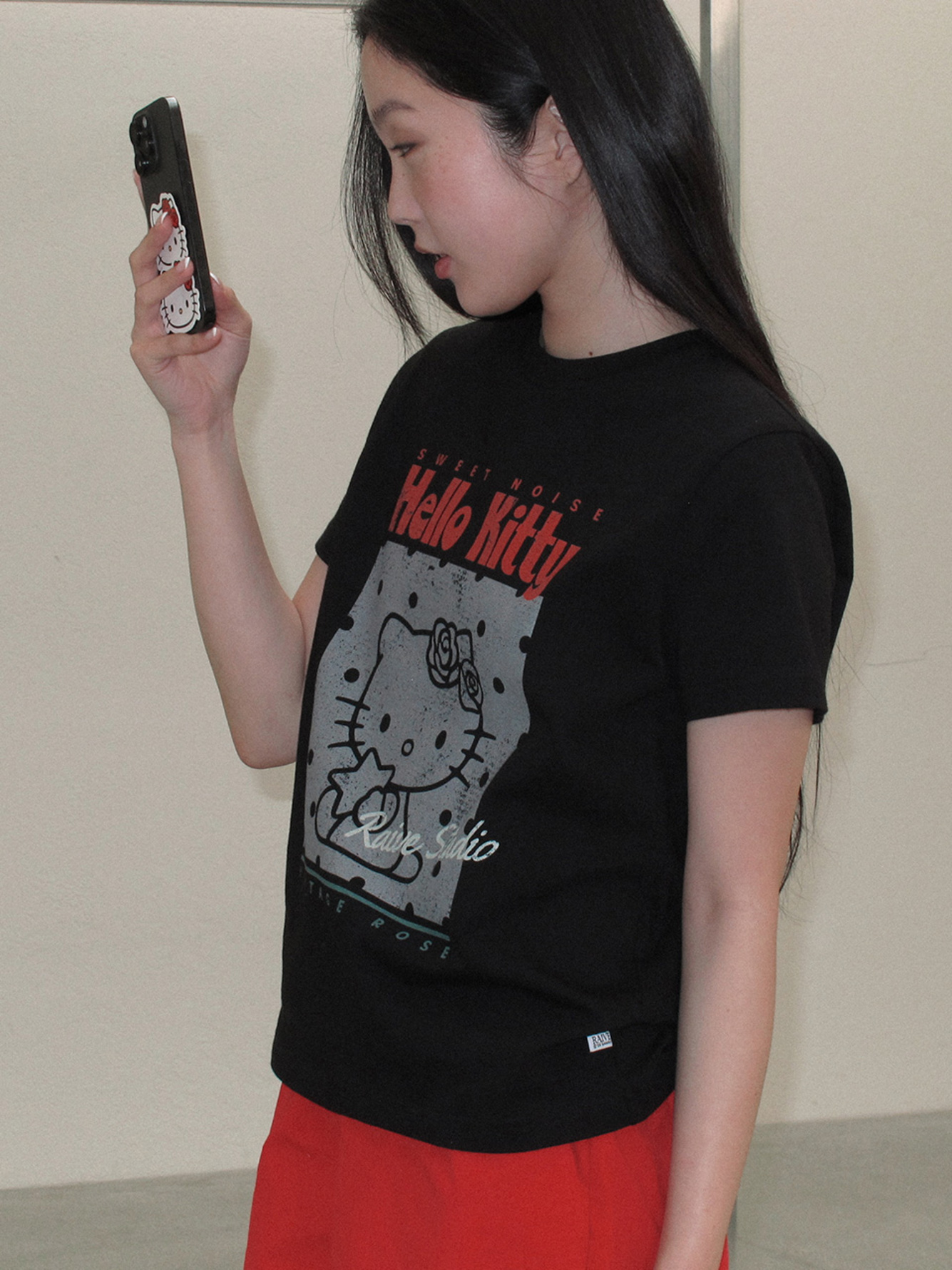 RAIVE × Hello Kitty｜Dot Graphic Tee