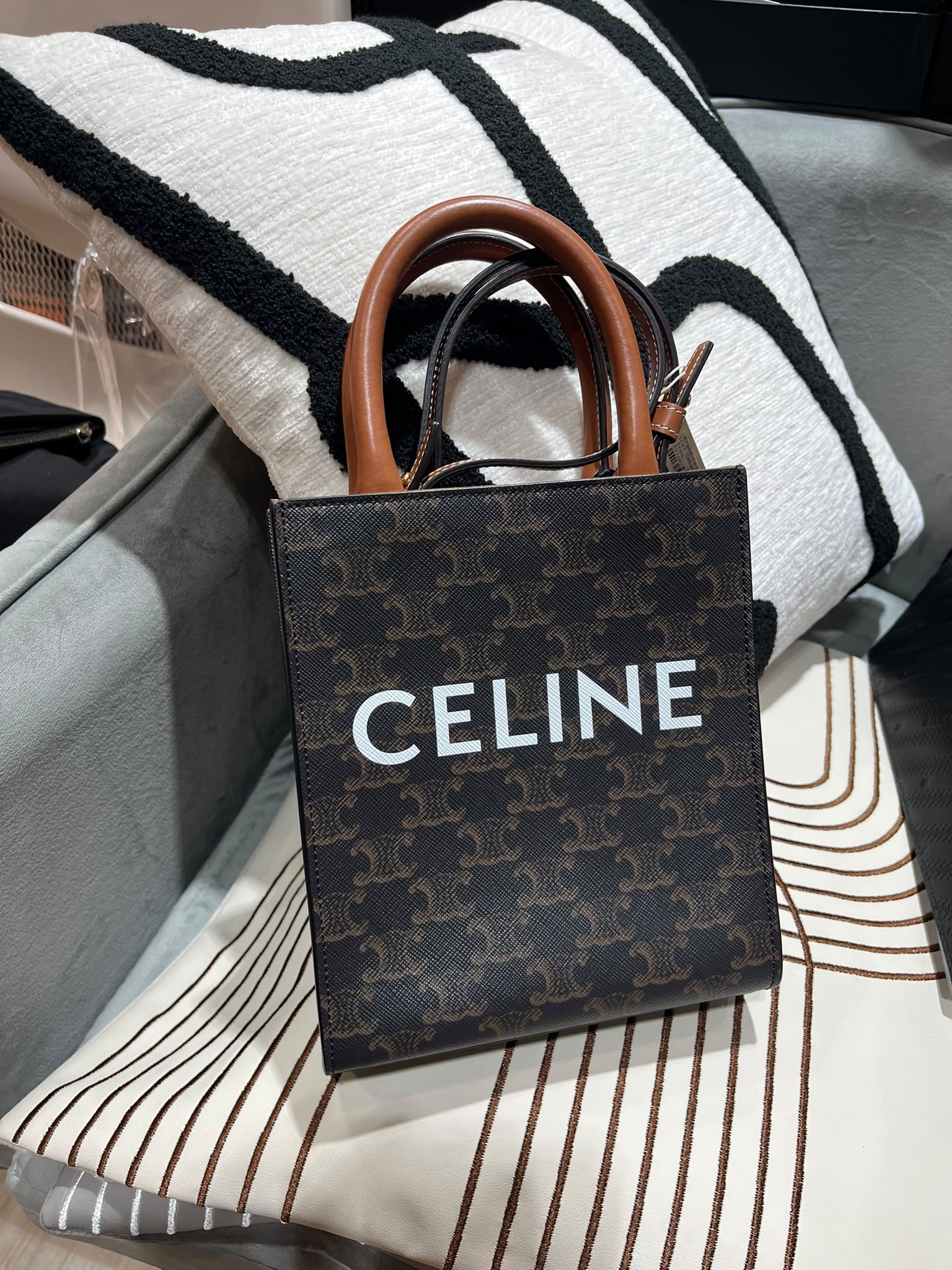 未使用品 Celine mini vertical cabas tote bag   100%Authentic,unused 未使用品 ✅dust bag 