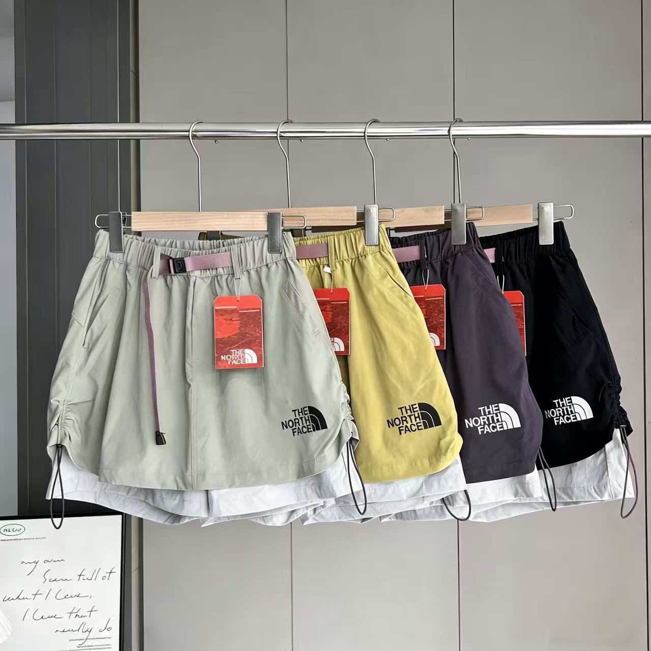 $98件。2件起$90件。TNF山系户外裙褲有打底安全