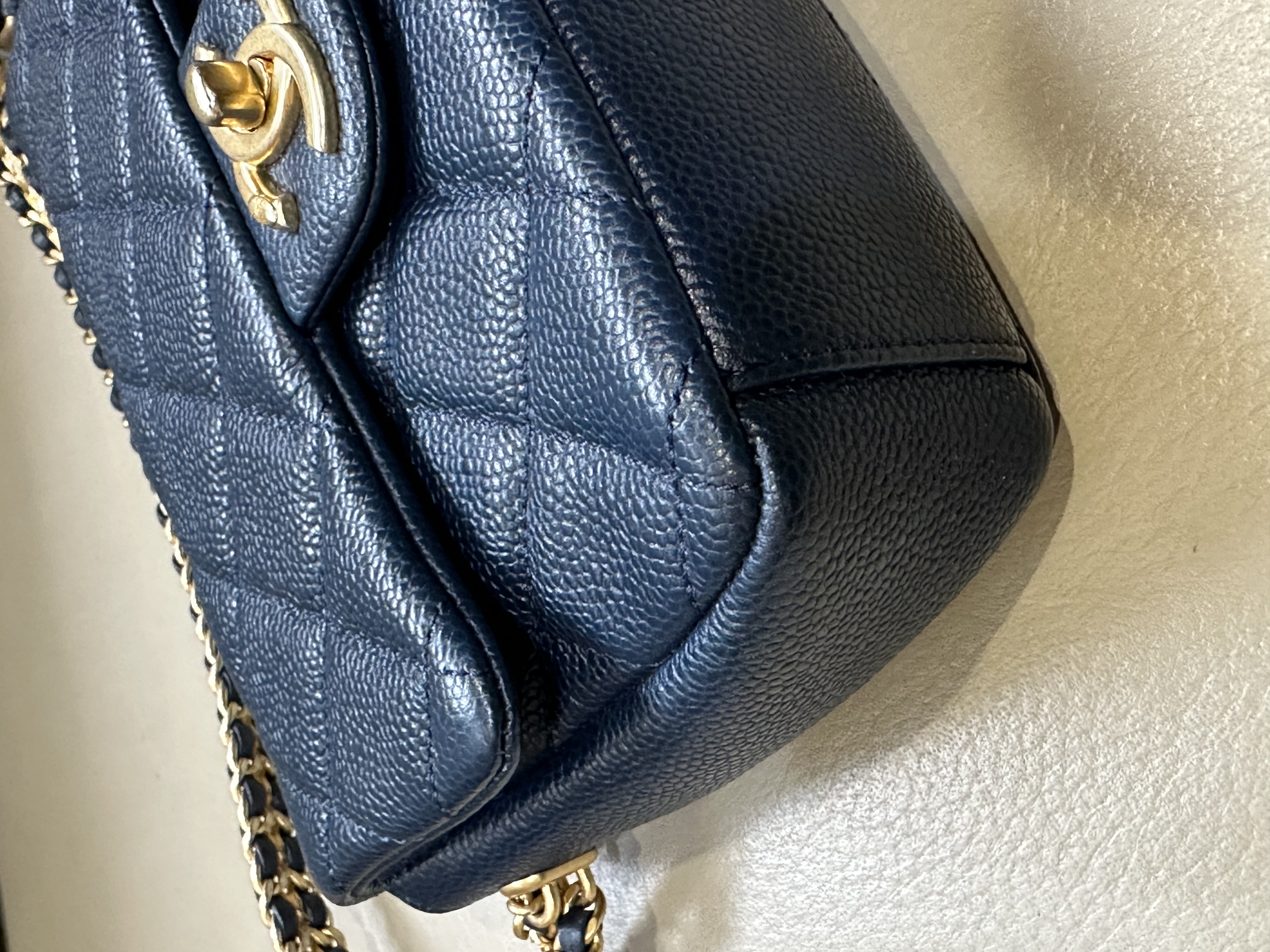 Pre-Owned Chanel Matelassé Chain Soul Flap Bag / Product Code: 26040520