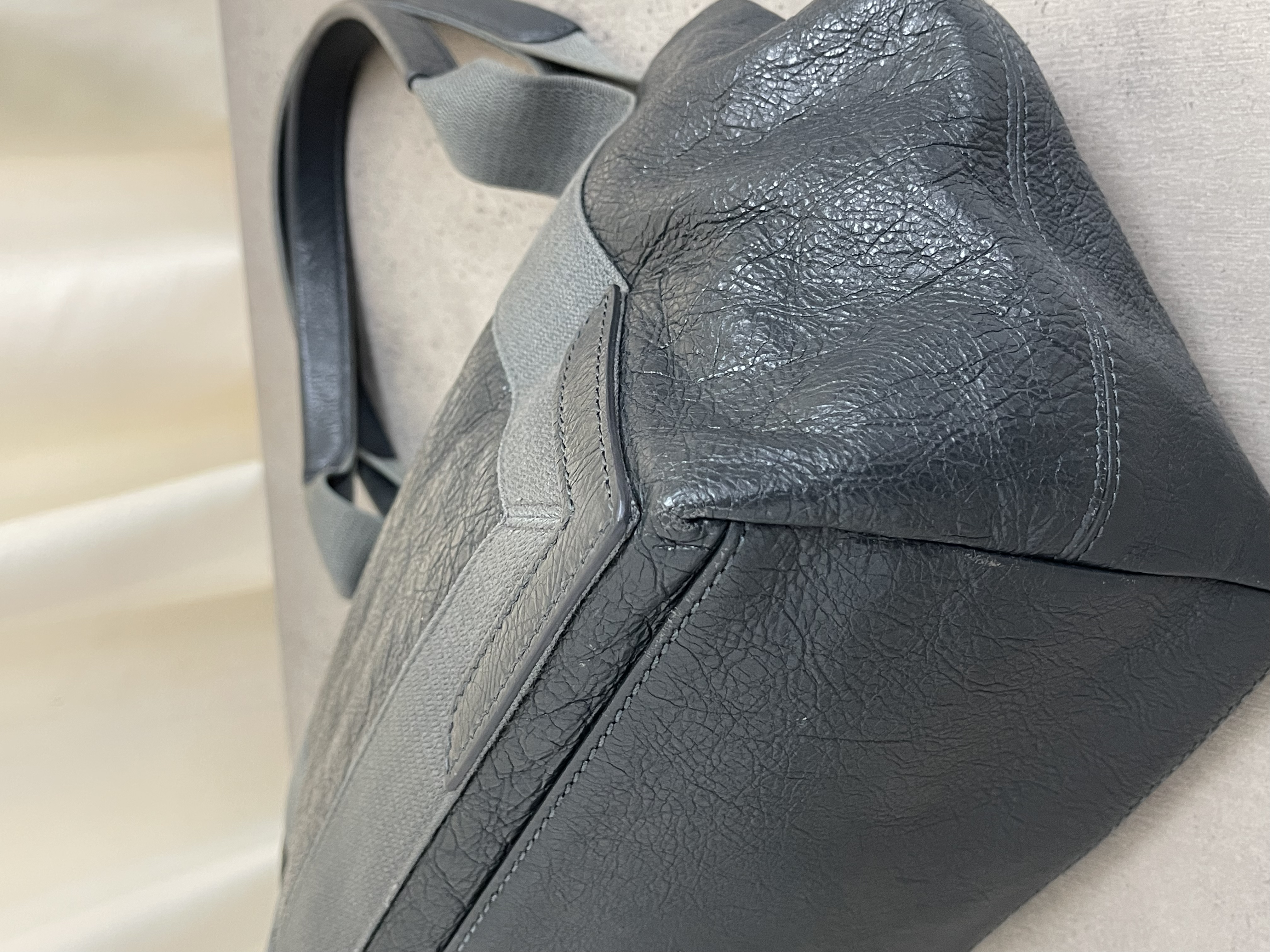 Pre-owned Balenciaga Navy Cabas XS tote bag/ Product Code: 25012702