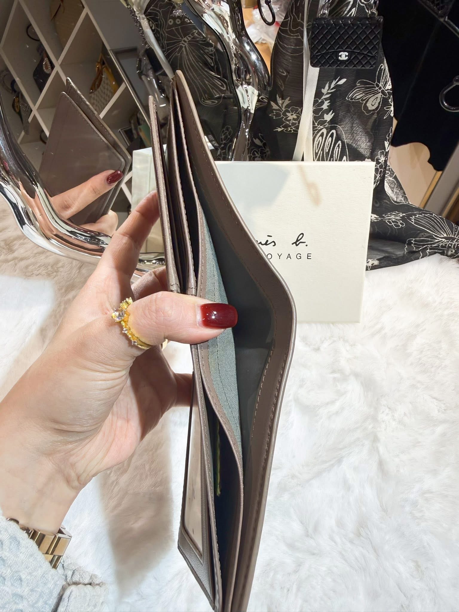 Agnes b wallet 1205/Khaki