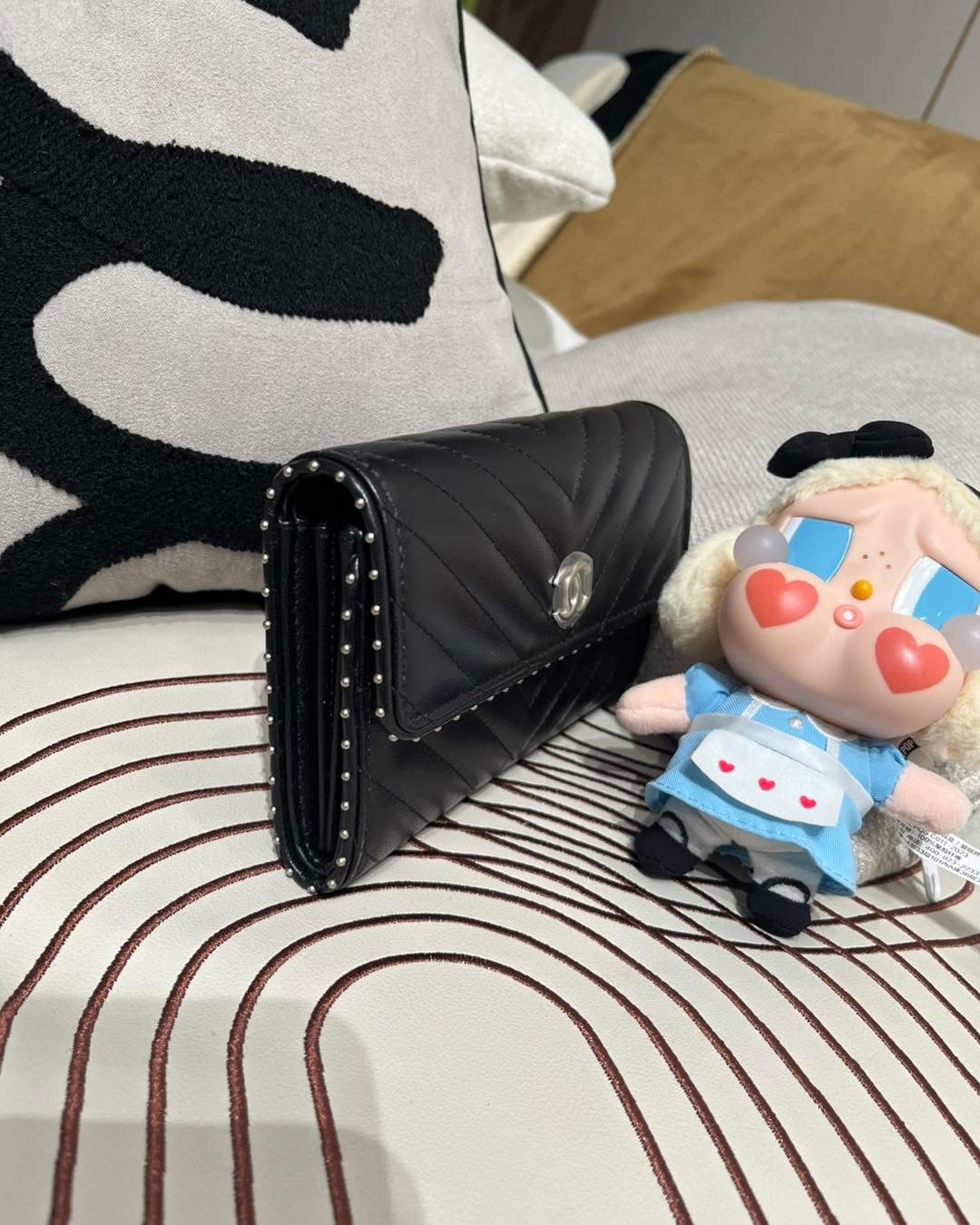 未使用品 Chanel wallet calfskin 中銀包 100%Authentic ,unused  ✅26貼✅Box 