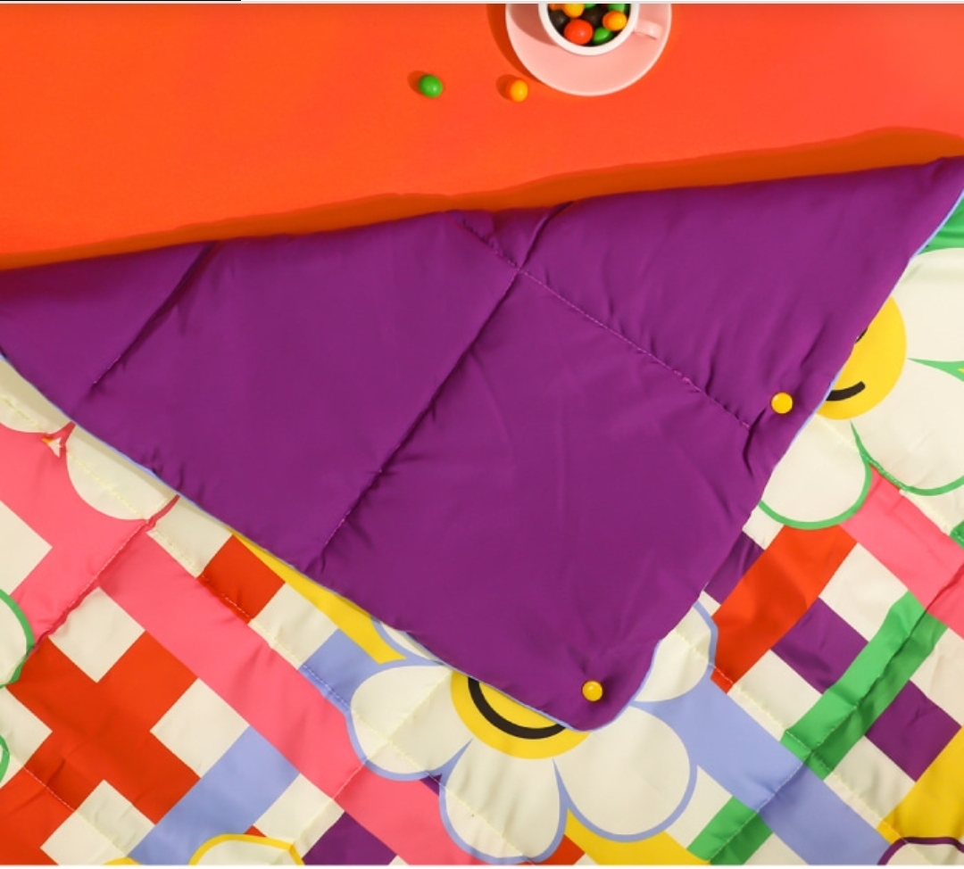 🌈 Wiggle Wiggle Padded Blanket – Rainbow Smile Check
