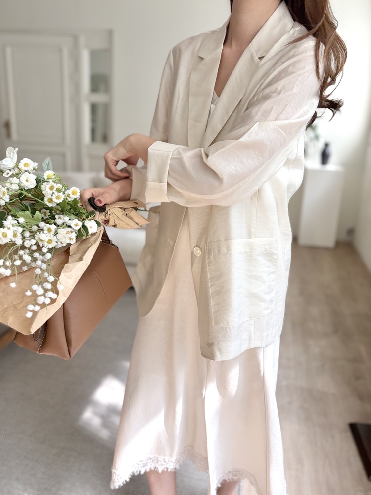 The Fine Silky Blazer (Ivory)