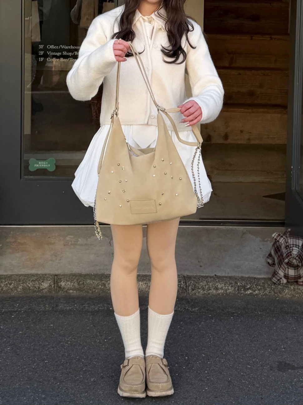 【✨️日本🇯🇵 MELLOWNEON 3 way studded bag 復古絨面窩釘袋✨️】【共2色：奶茶杏色/焦糖棕色】