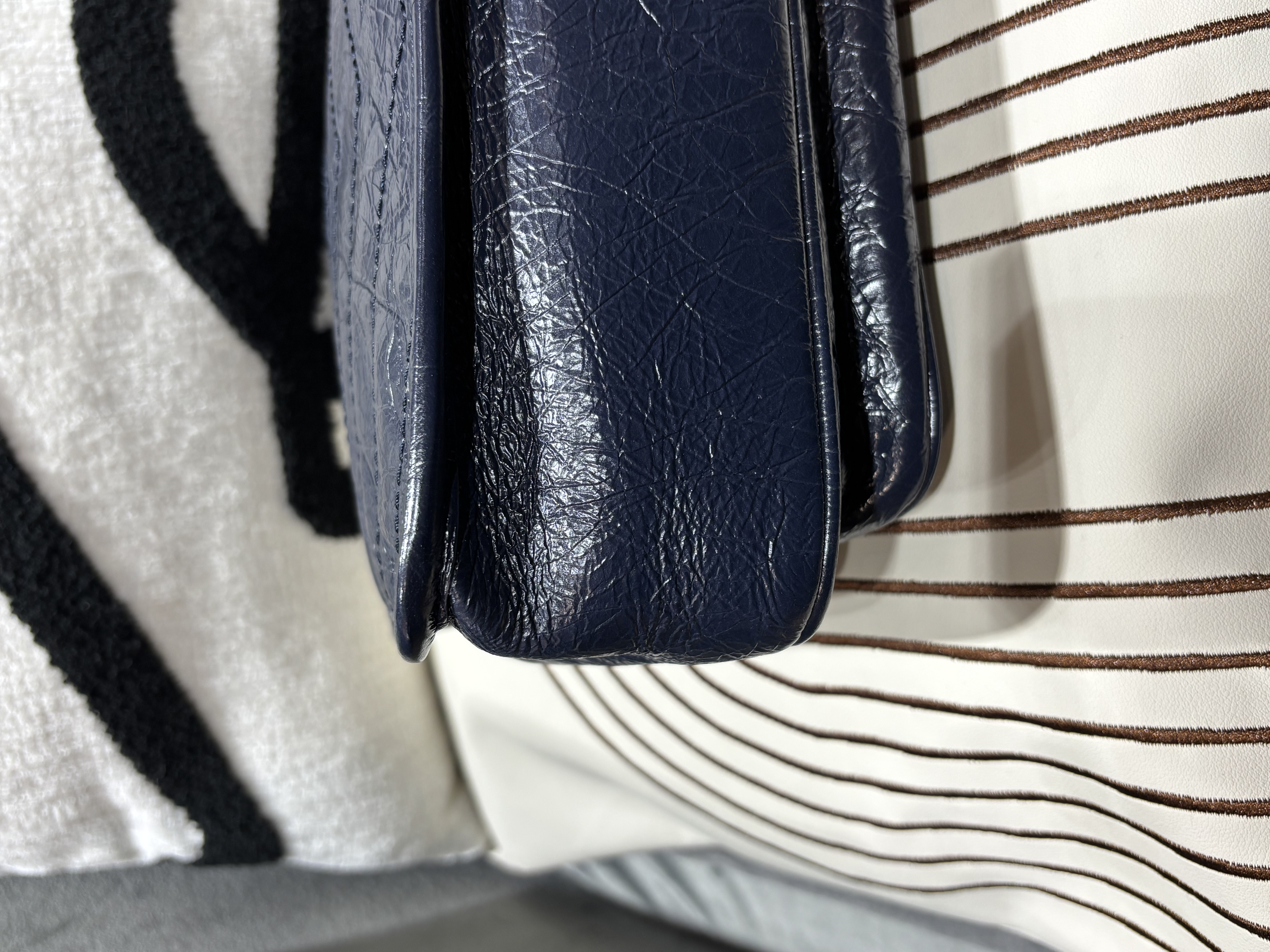 Ysl Niki baby navy 100%Authentic,98%new ✅ certificate ✅dust bag 