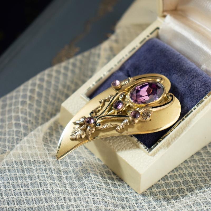 C.a. 1940s Elongated Heart Shape Amethyst Glass Dress Clip(MU064)