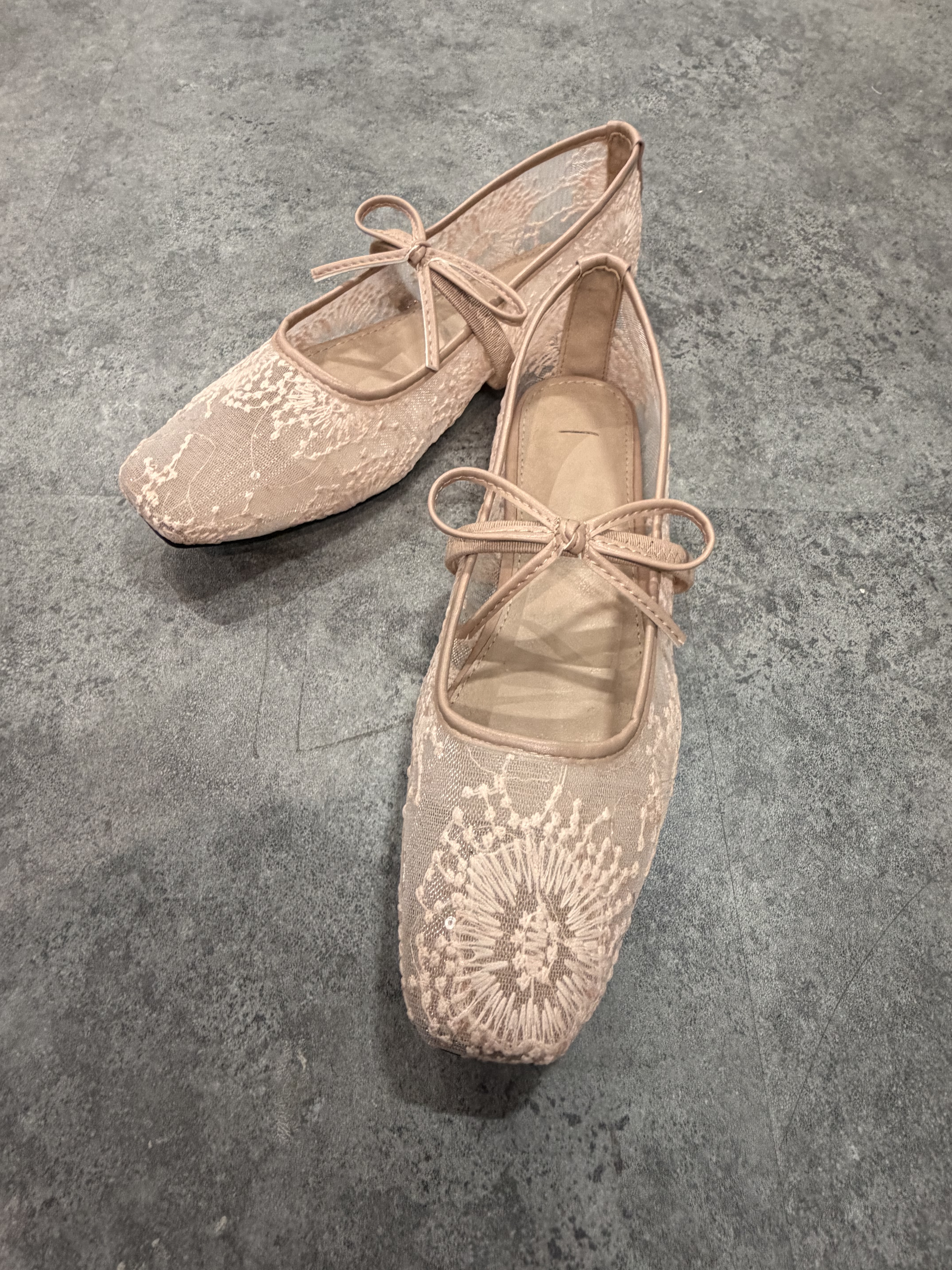 優雅蕾絲方頭芭蕾舞鞋