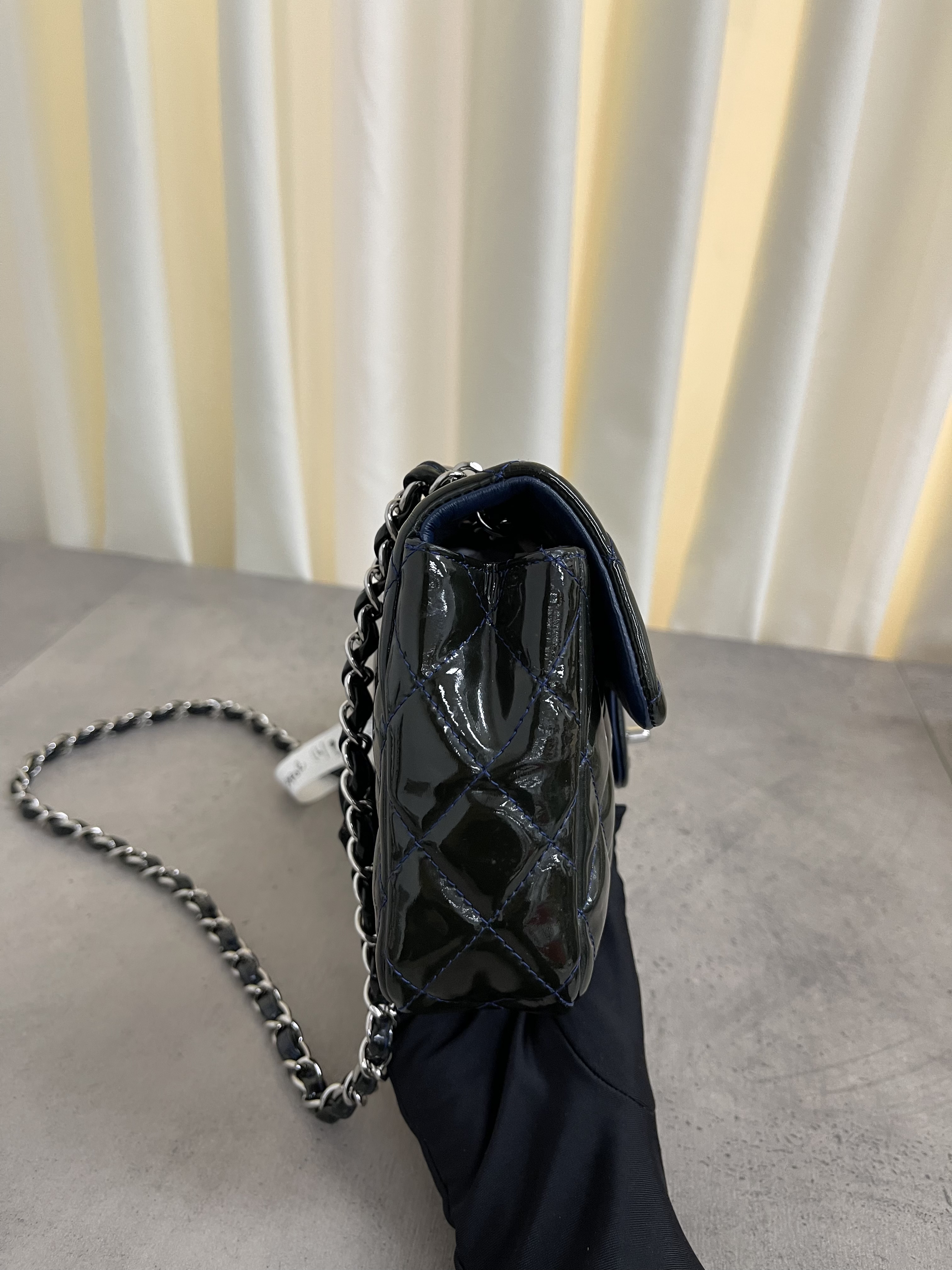 Pre-owned Chanel Patent leather CF/ Product Code: 26012402