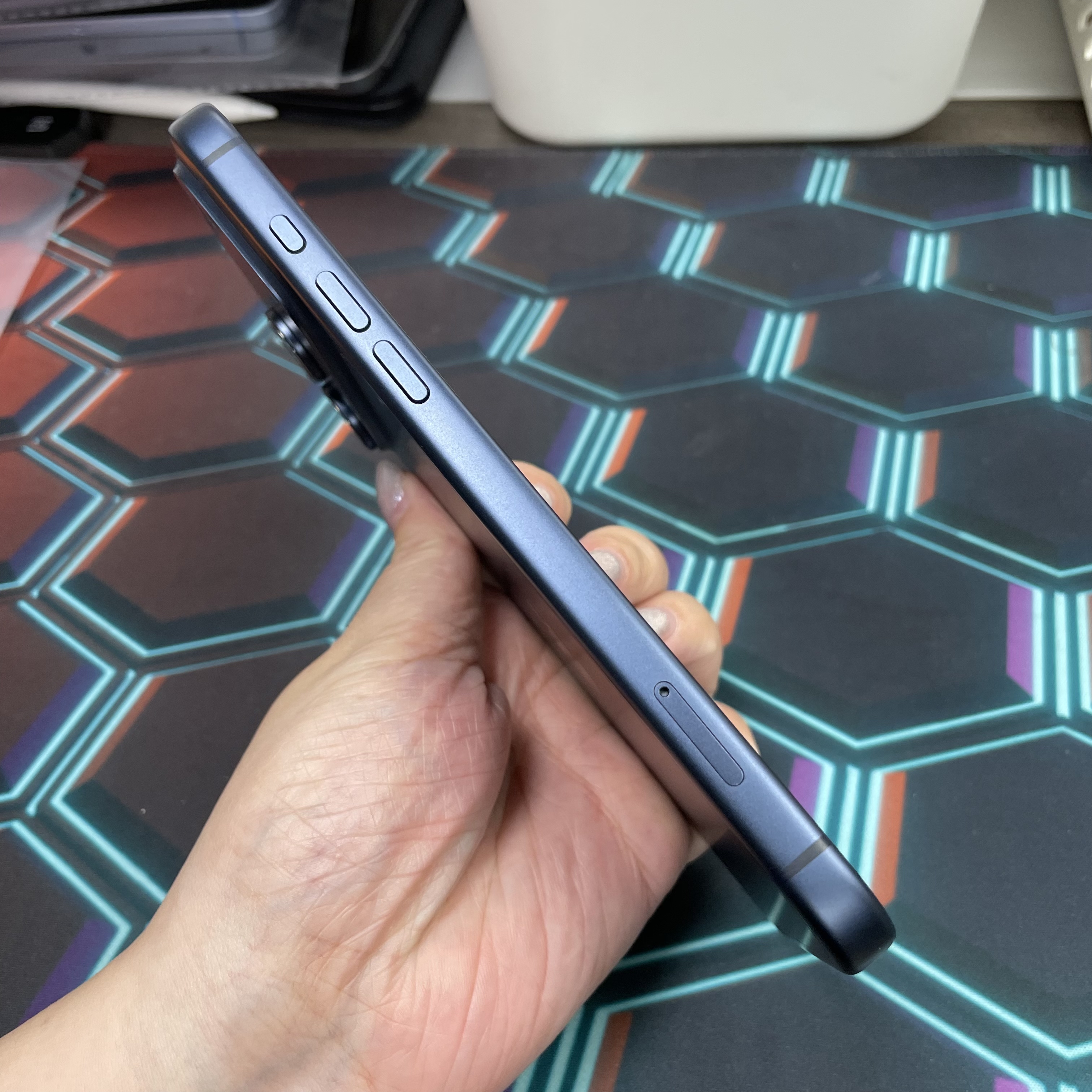 *7077 17 Pro max 完美機 512GB 電100 藍色 blue