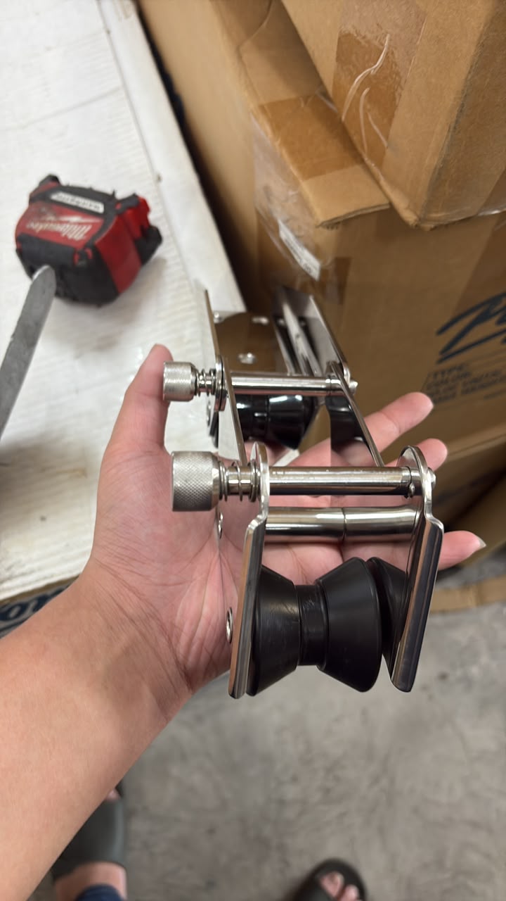 S/Steel H/Duty Anchor Roller for 5-20kgs Anchor