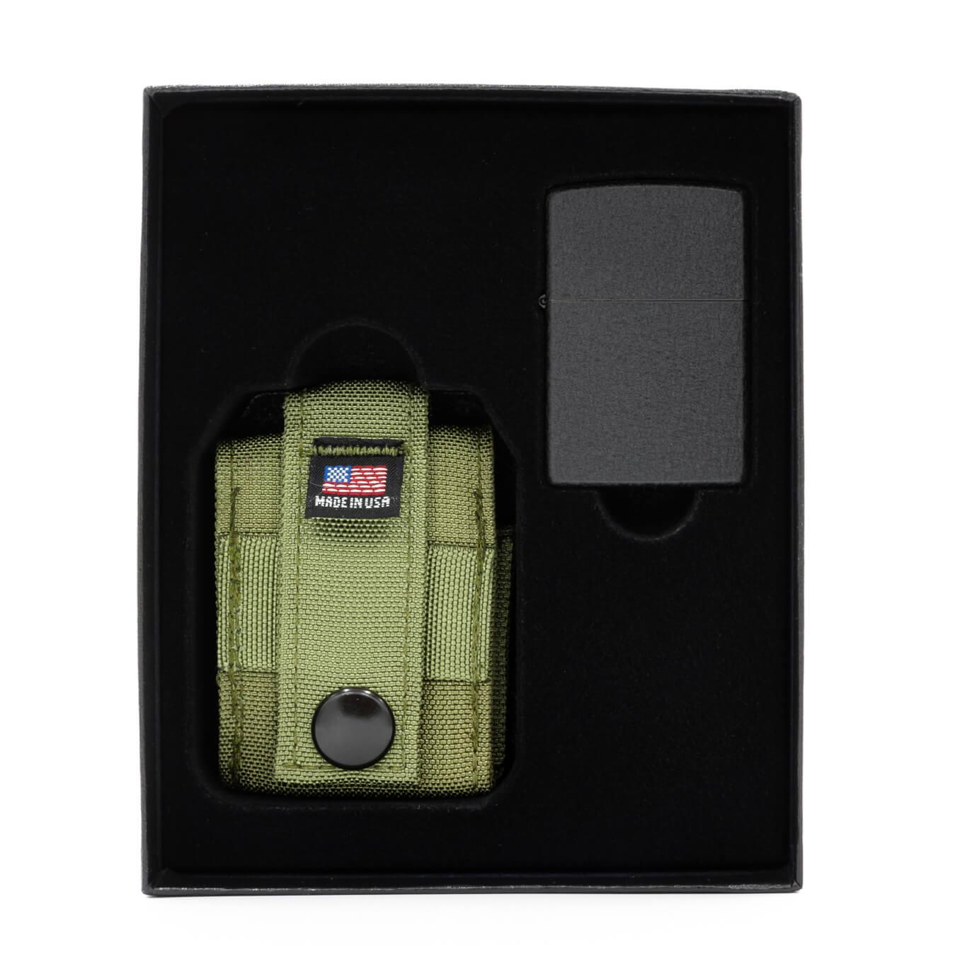 美國製造 | Zippo指定經銷商 Zippo 49400 軍綠色莫勒皮套 + 236黑裂漆(素面)防風打火機套裝組 Army Green Moeller Leather Case + 236 Black Crack Paint Set
