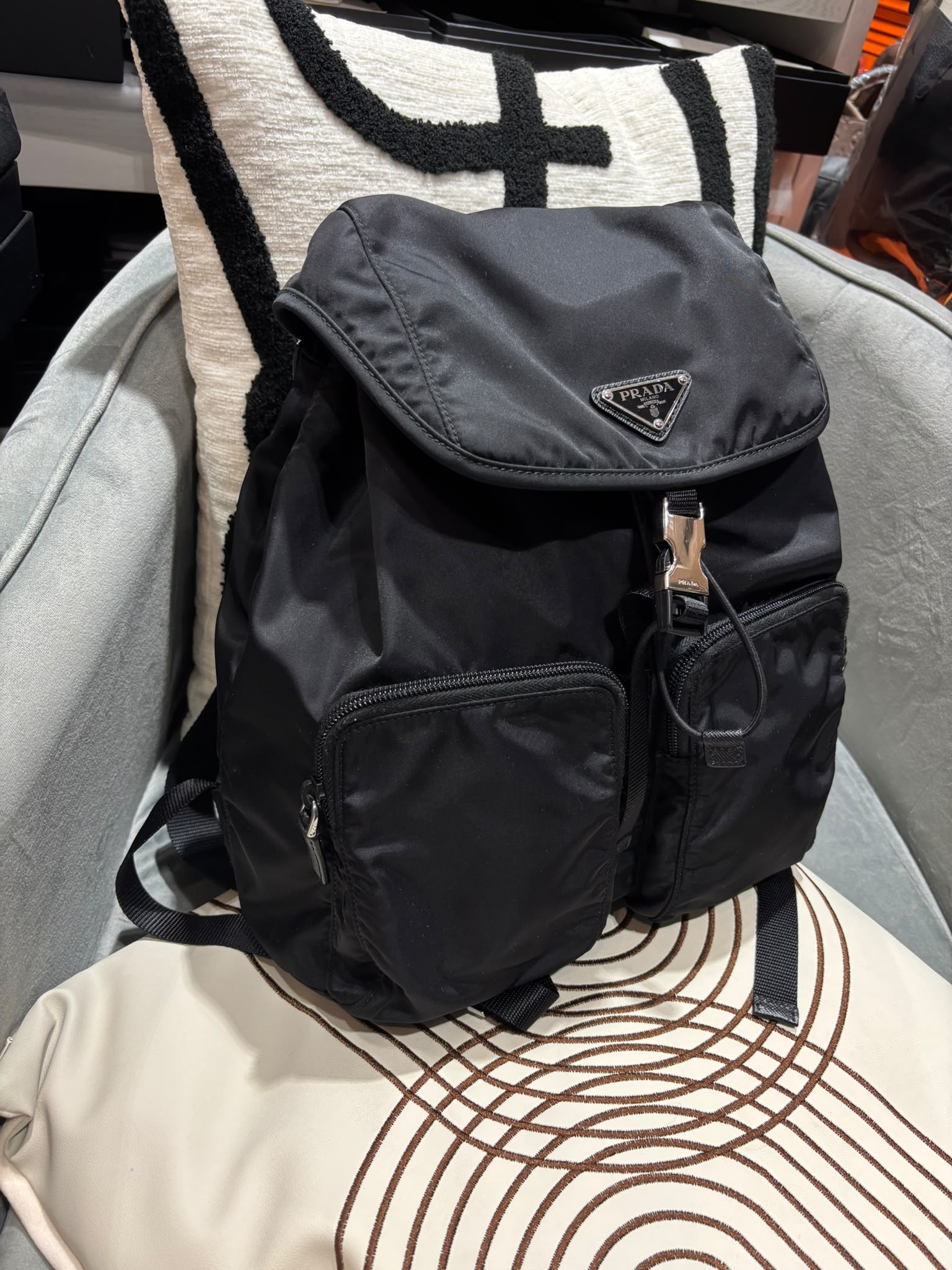 Prada re-nylon backpack ,黑色銀扣背囊 100%Authentic, 98%new  ✅收據✅nfc booklet ✅dust bag 