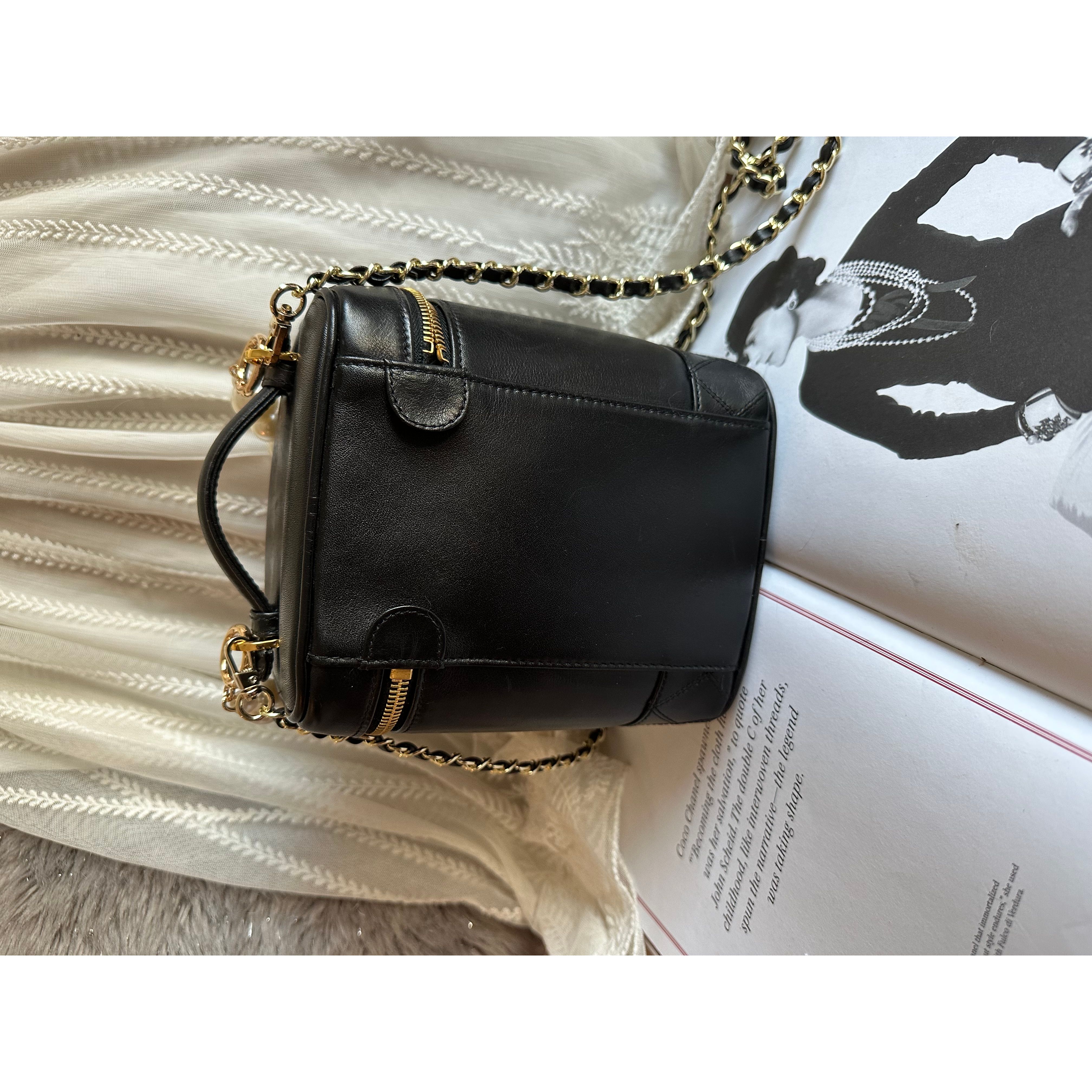 極美品96-97 vintage chanel black vanity bag | Black Vintage 中古店