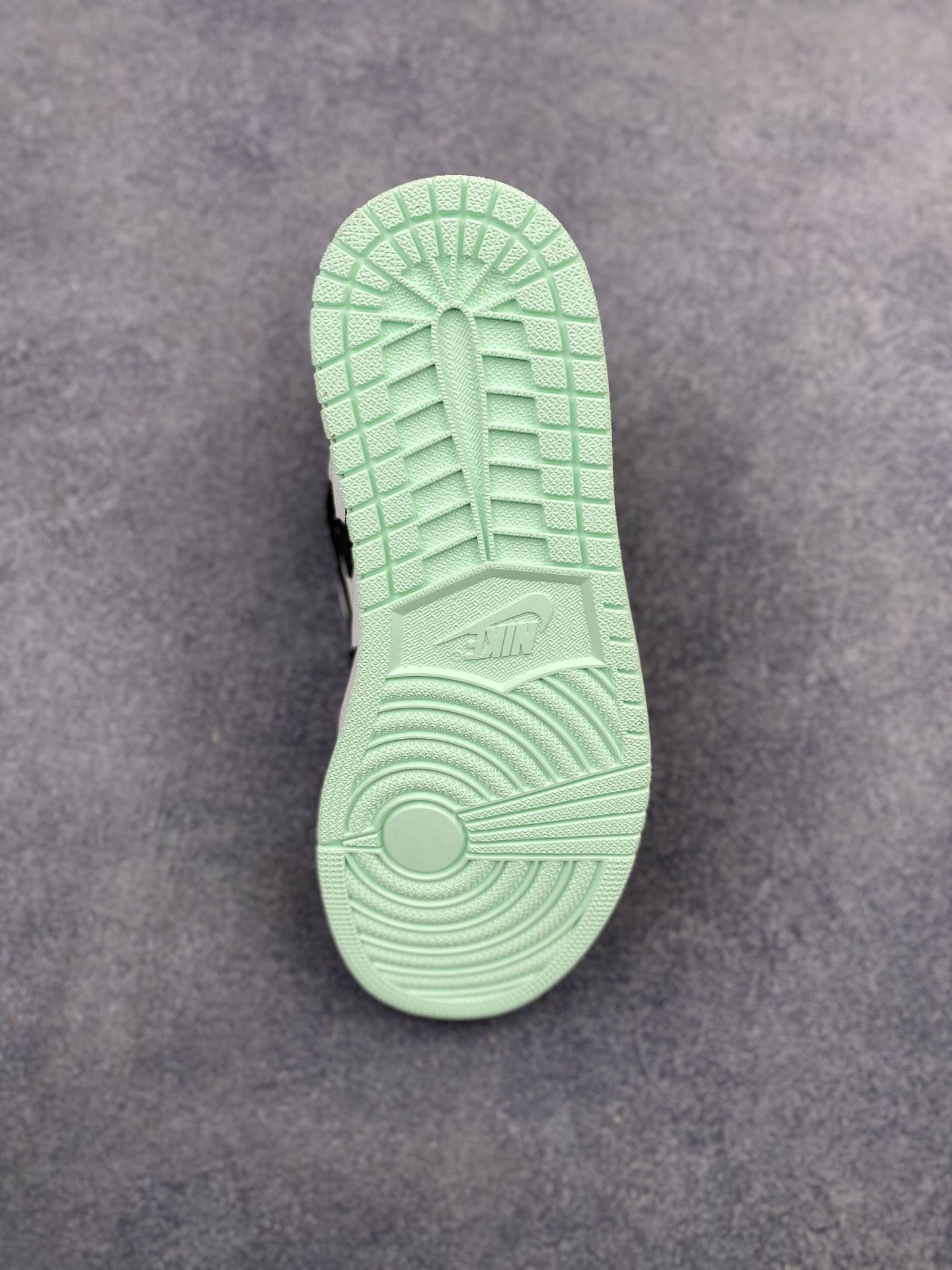 Nike Air Jordan 1 Retro High OG 861428-100