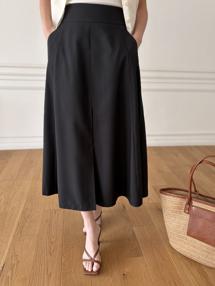 Front-Slit Midi Flare Skirt (Black)