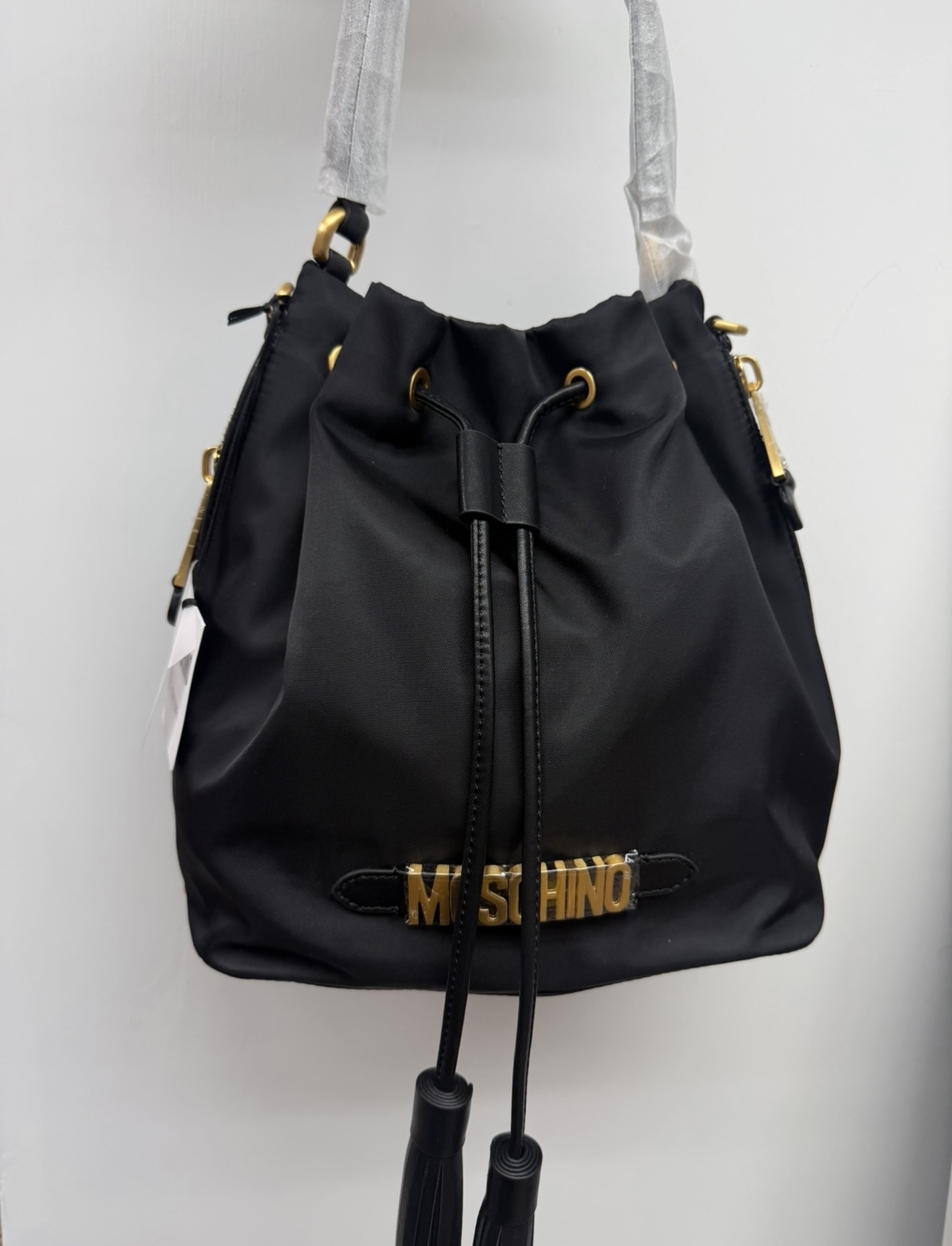 Moschino 尼龍流蘇水桶袋