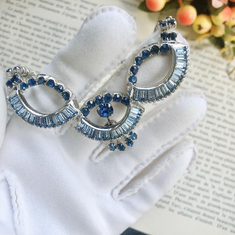 Vintage C.a. 1960s "Keye"Designer Blue Baguette Rhinestone/Crystal Swinging Necklace (MT1824)